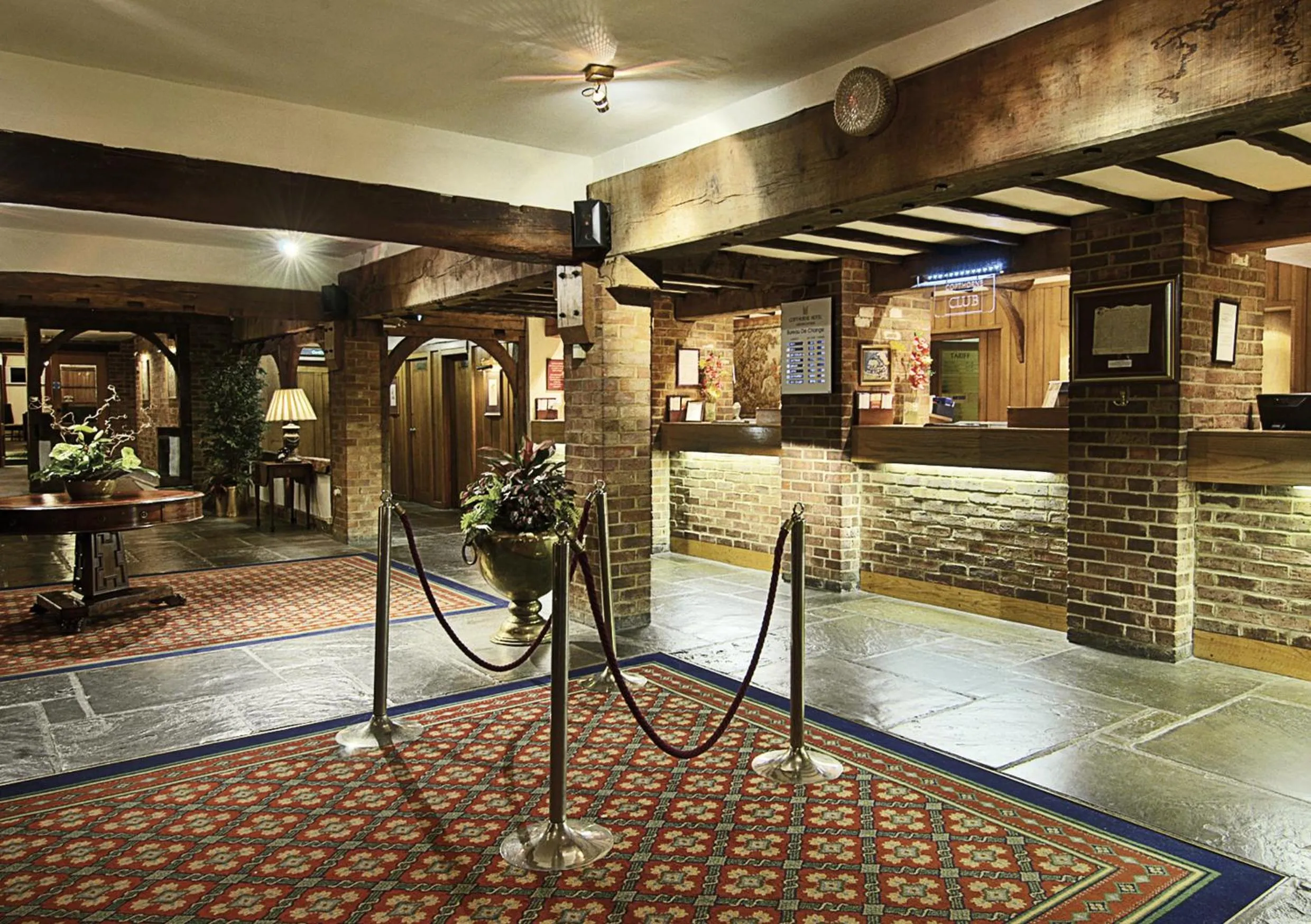 Lobby or reception in Copthorne Hotel London Gatwick