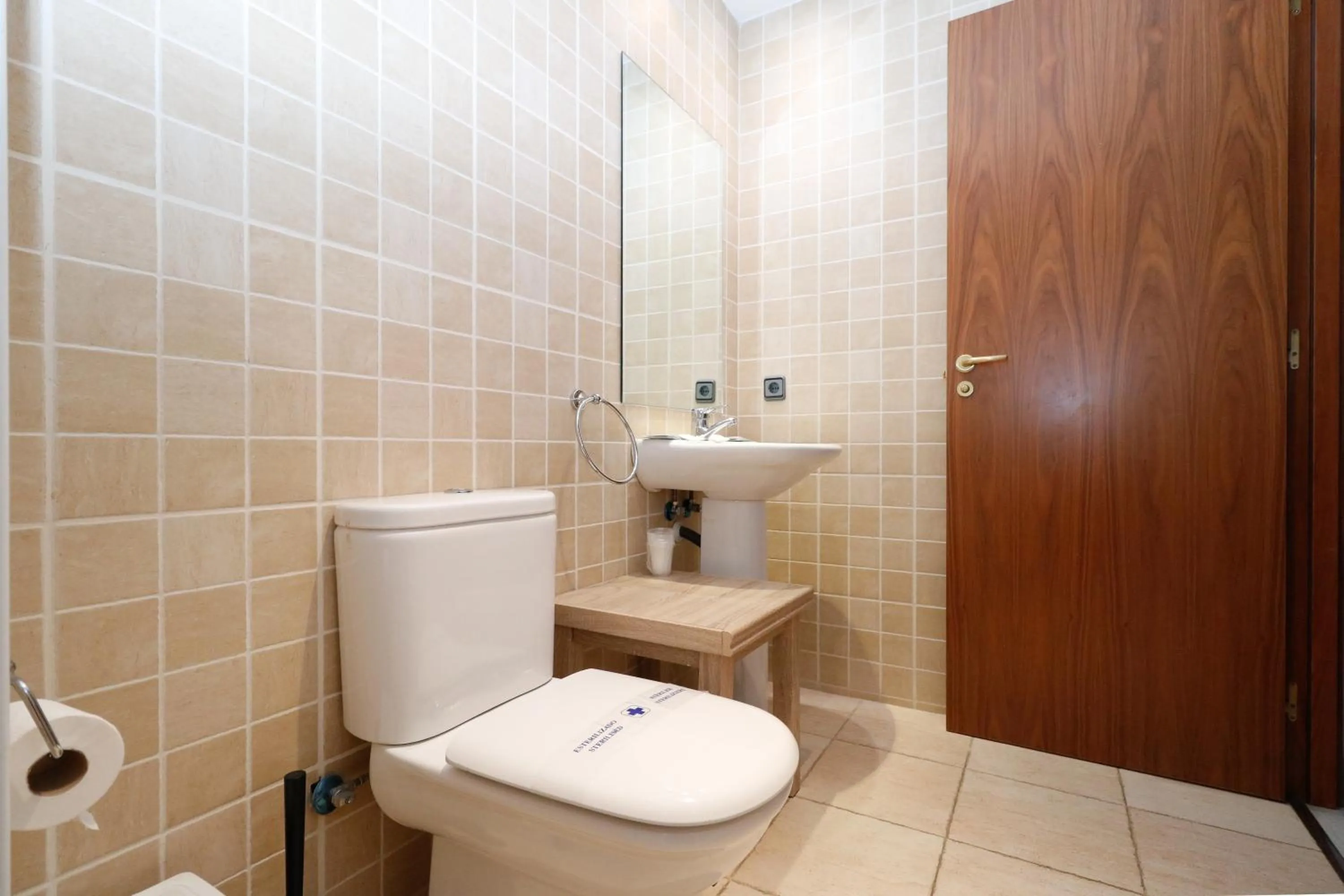 Bathroom in Apartamentos Araco 3000