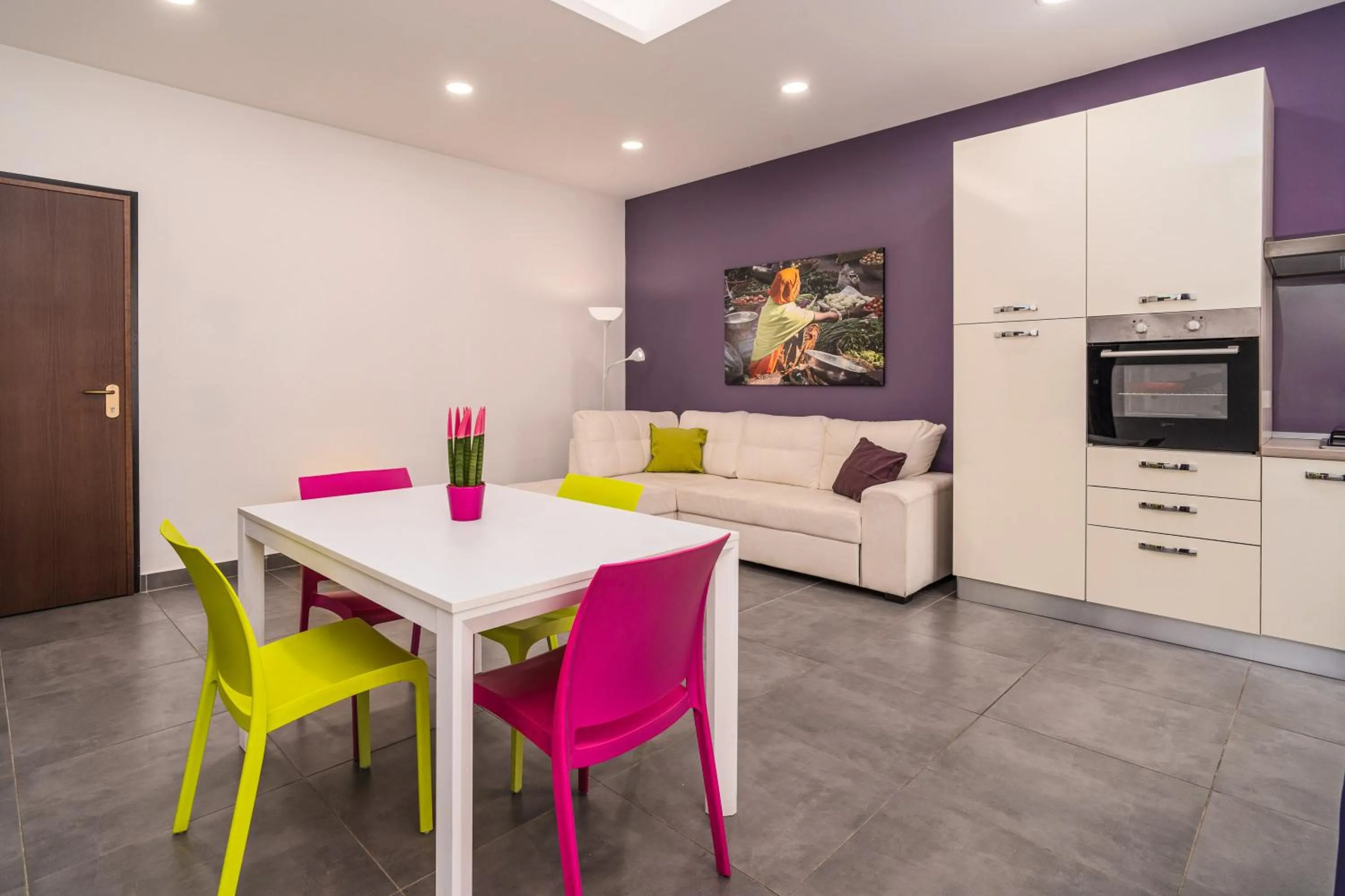 Dining area in Residence Palazzo dei Delfini by RECEPTIO