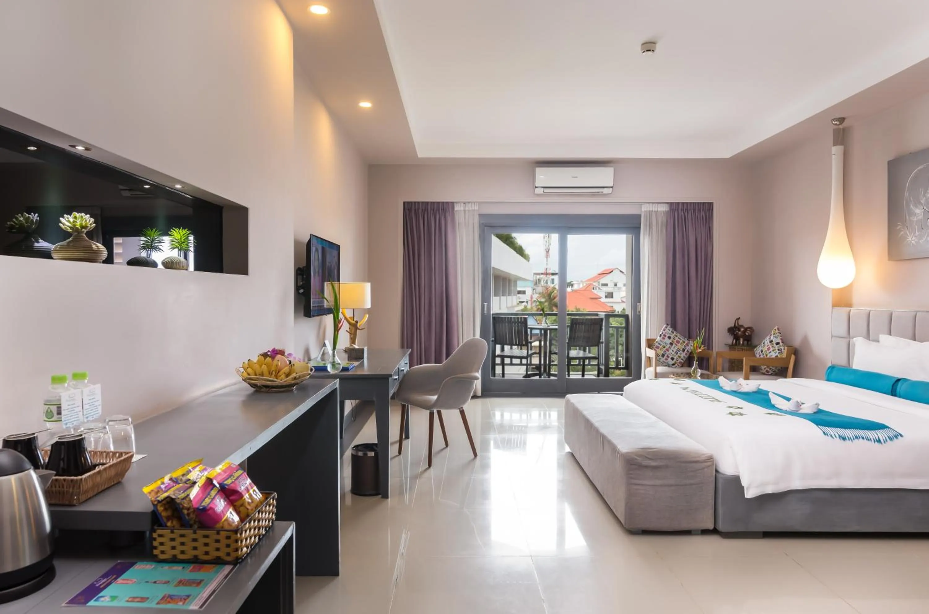 Photo of the whole room, Bed in Damrei Residence & Spa