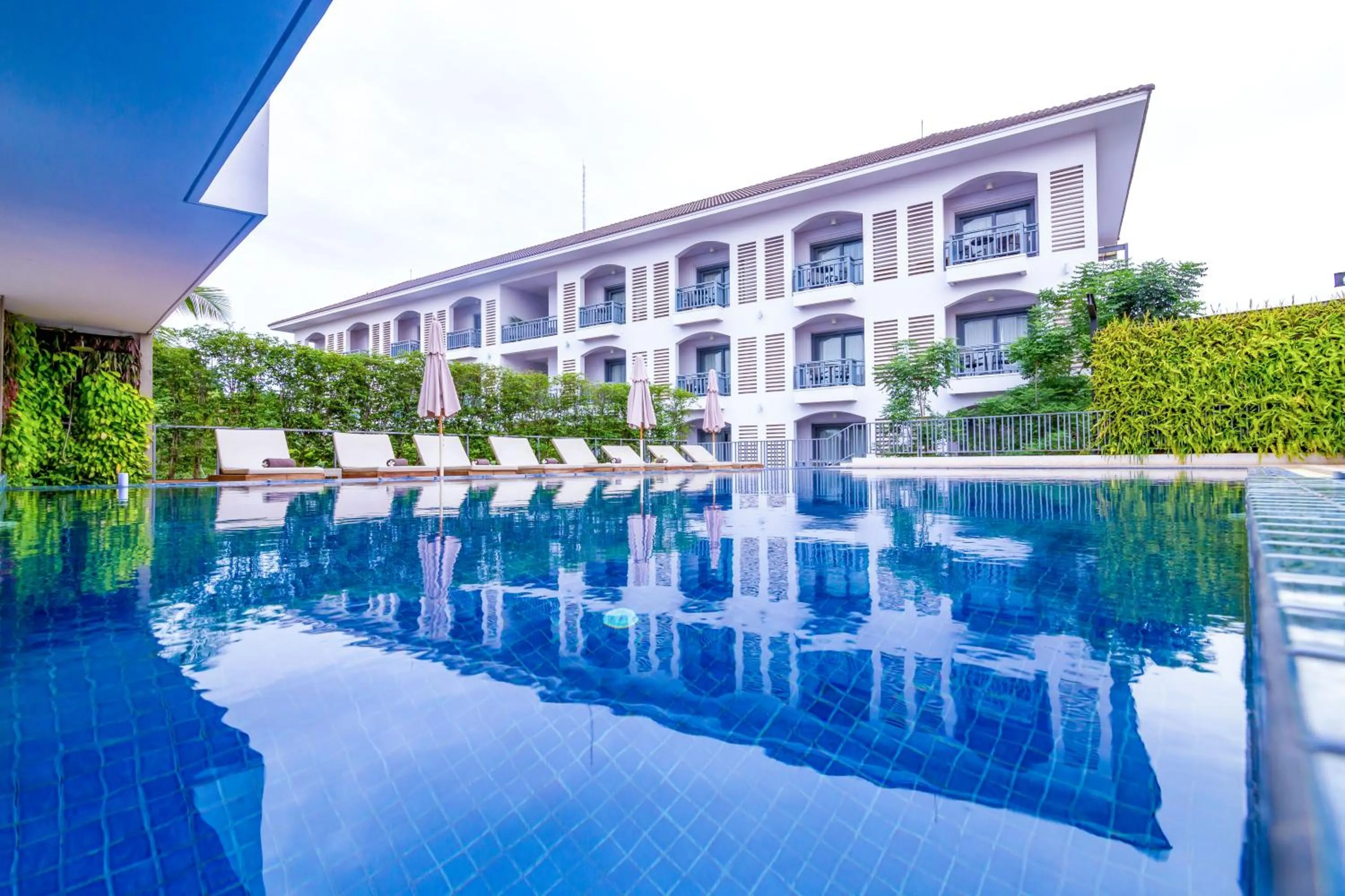 Swimming pool in Damrei Residence & Spa