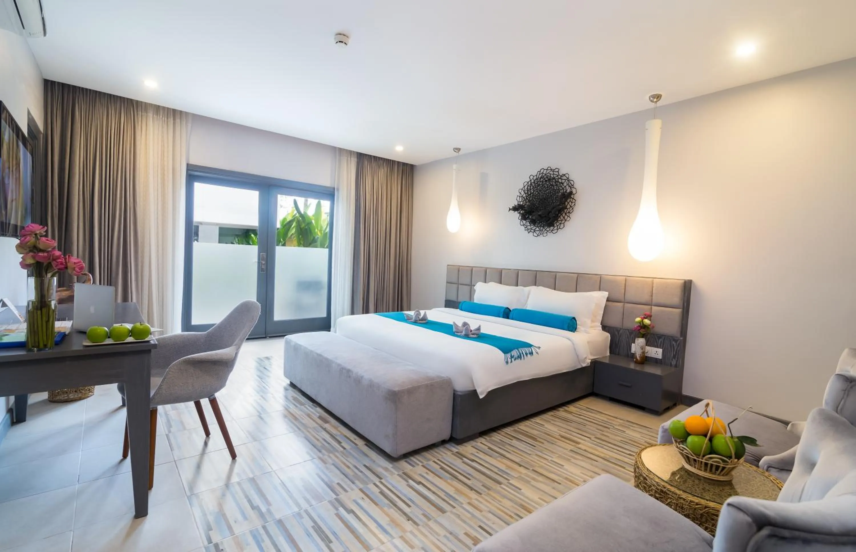 Photo of the whole room, Bed in Damrei Residence & Spa