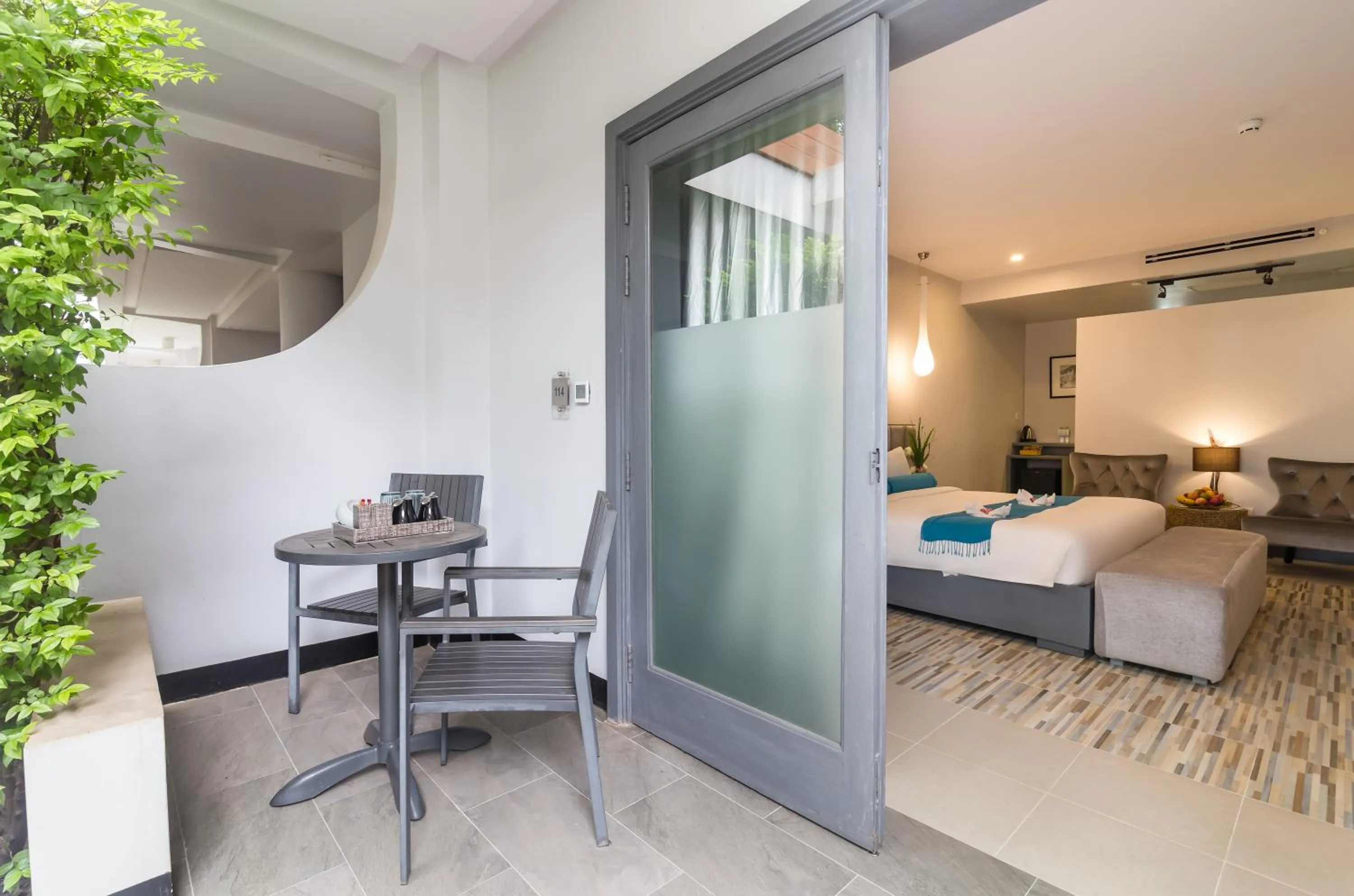 Photo of the whole room, Bed in Damrei Residence & Spa