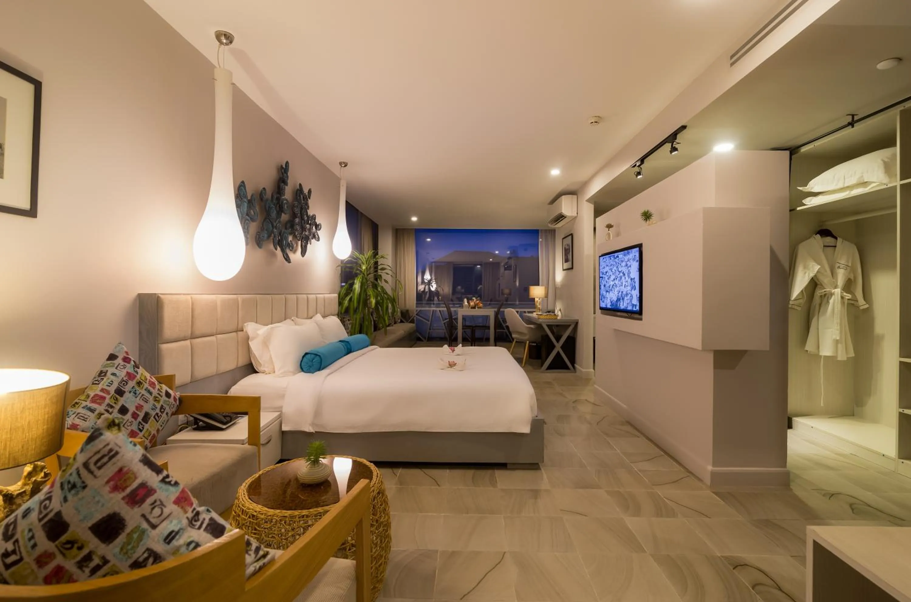 Photo of the whole room, Bed in Damrei Residence & Spa