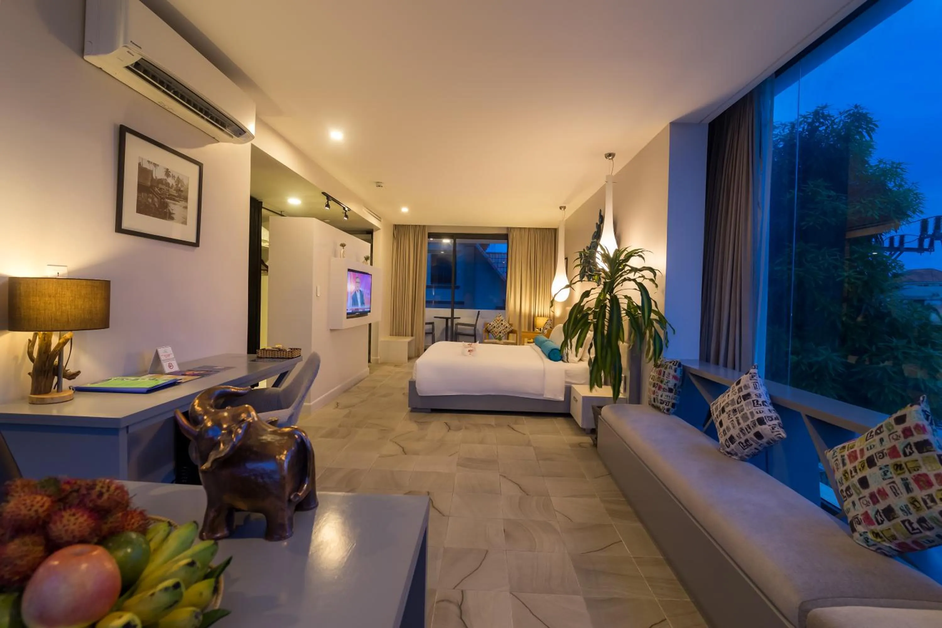 Photo of the whole room, Bed in Damrei Residence & Spa