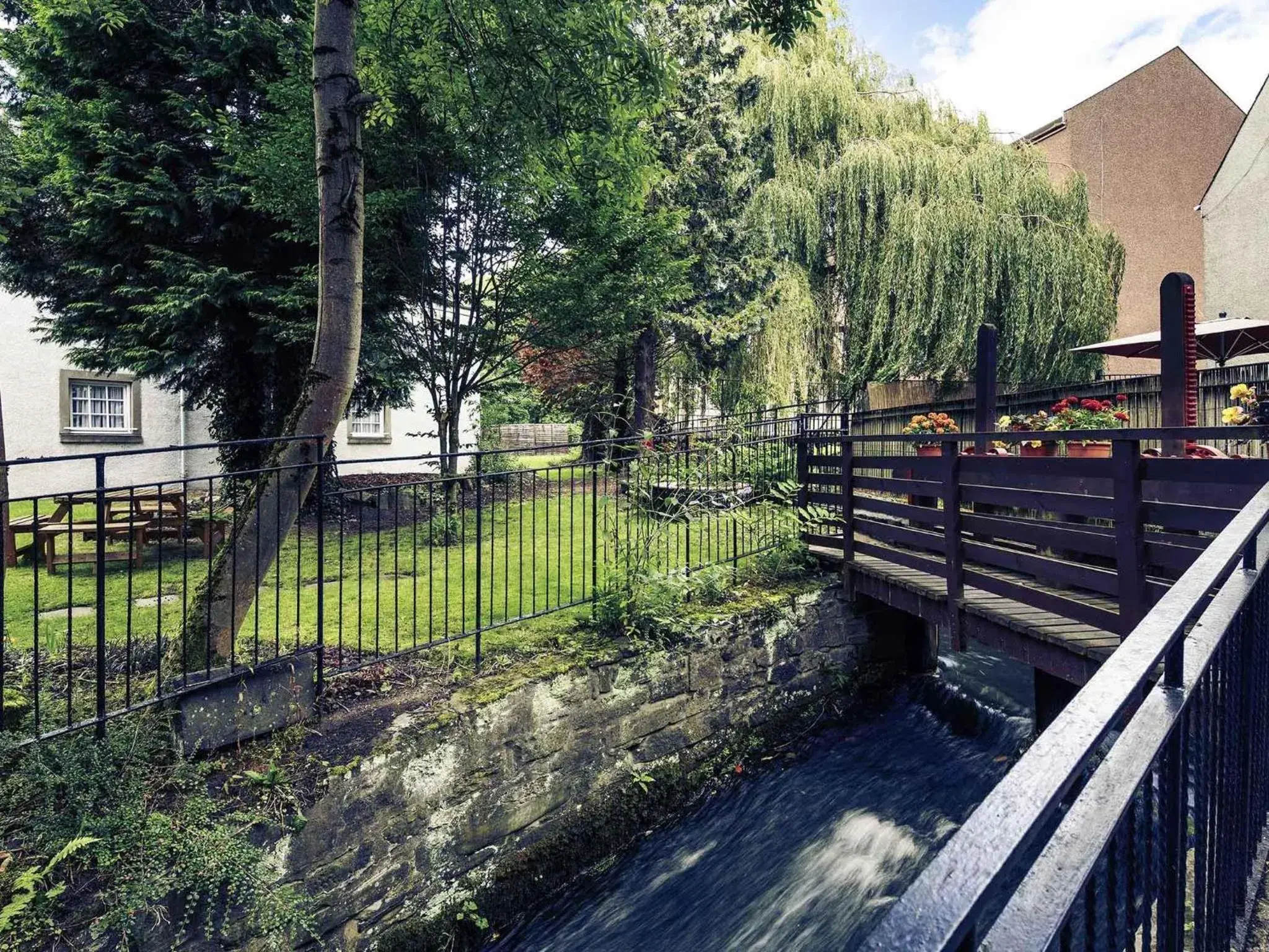 Property building in Mercure Perth Hotel Property building in Mercure Perth Hotel