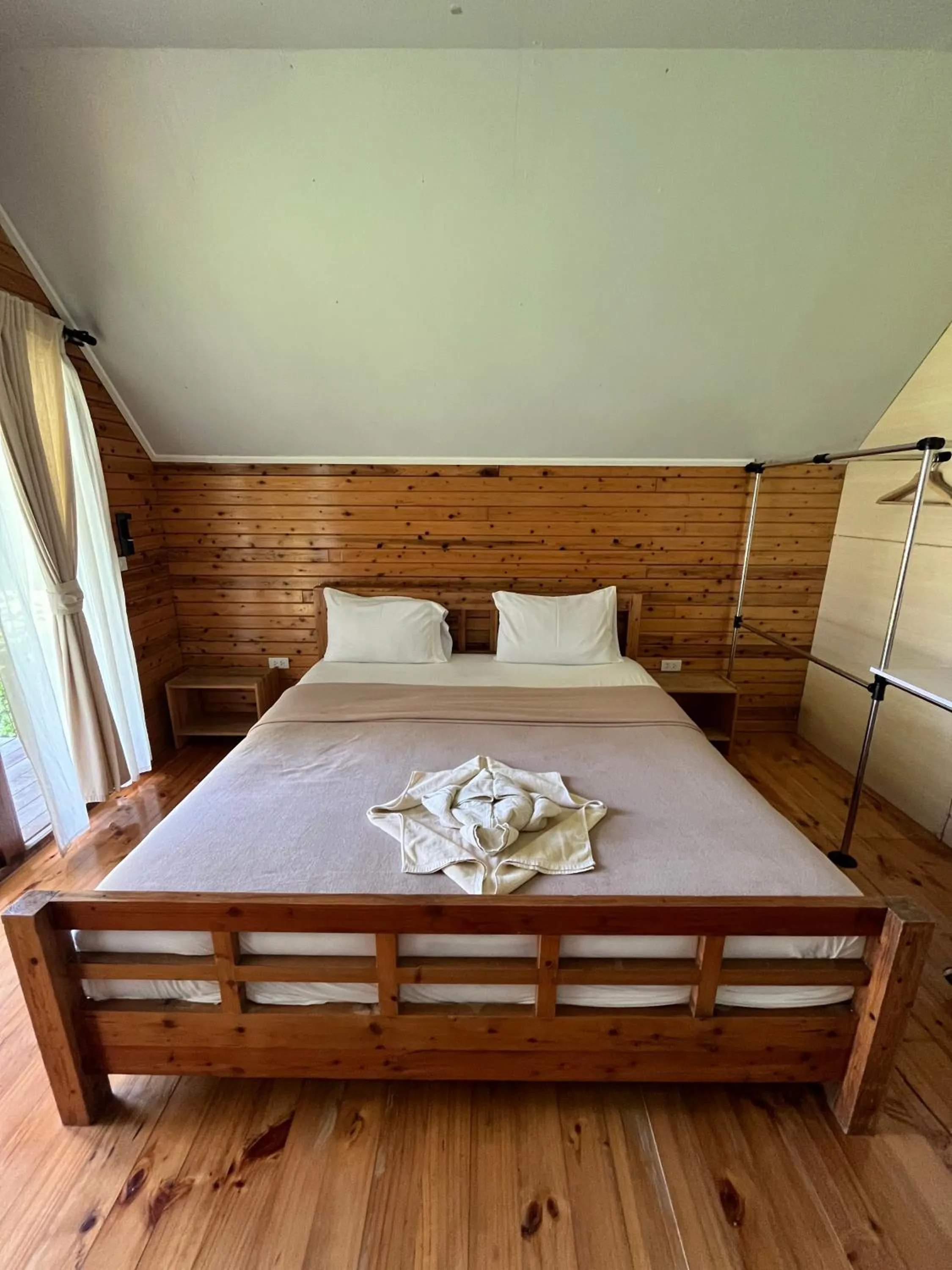 Bed in A-Na-Lay Resort Koh Kood