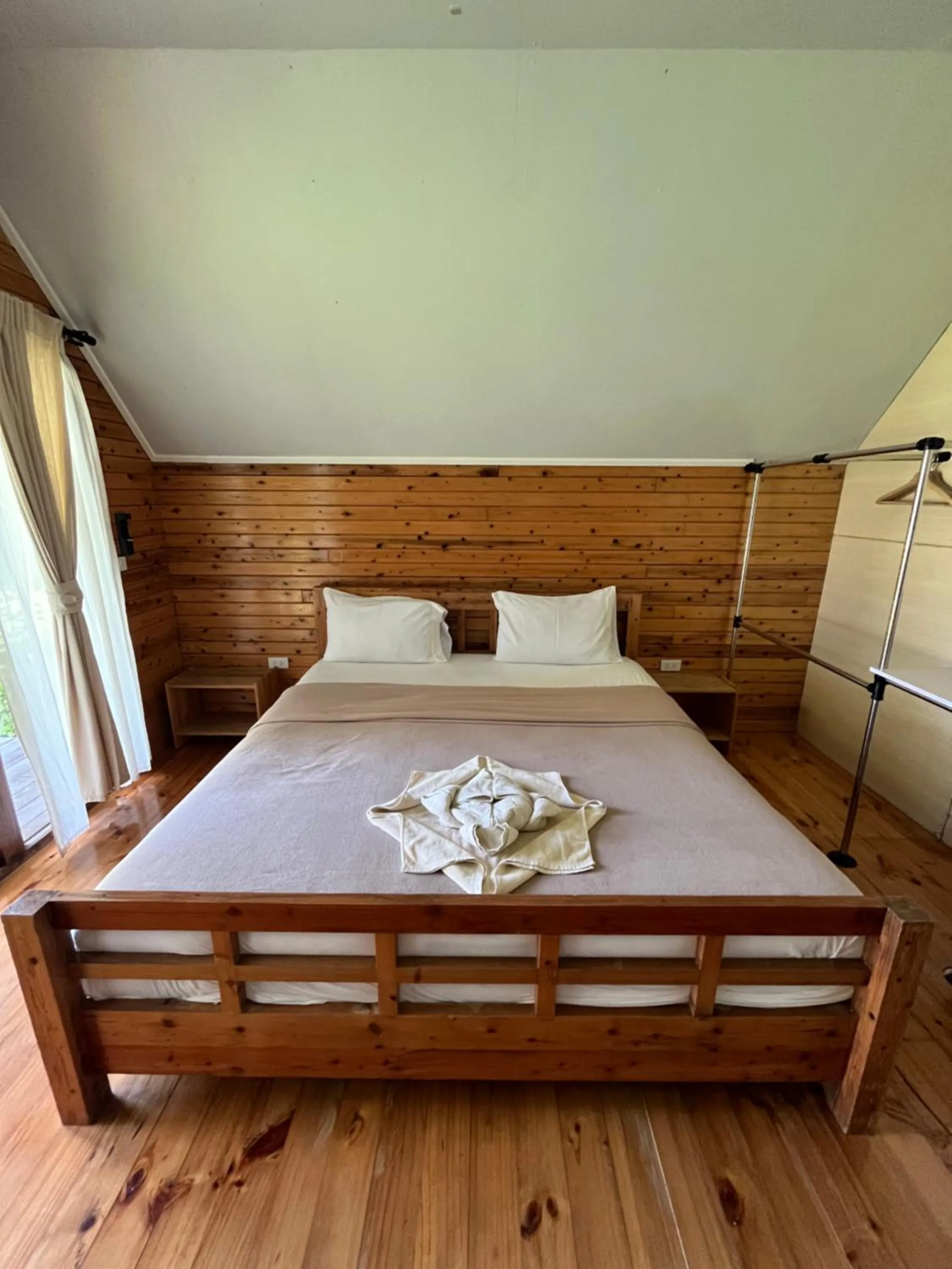 Bed in A-Na-Lay Resort Koh Kood