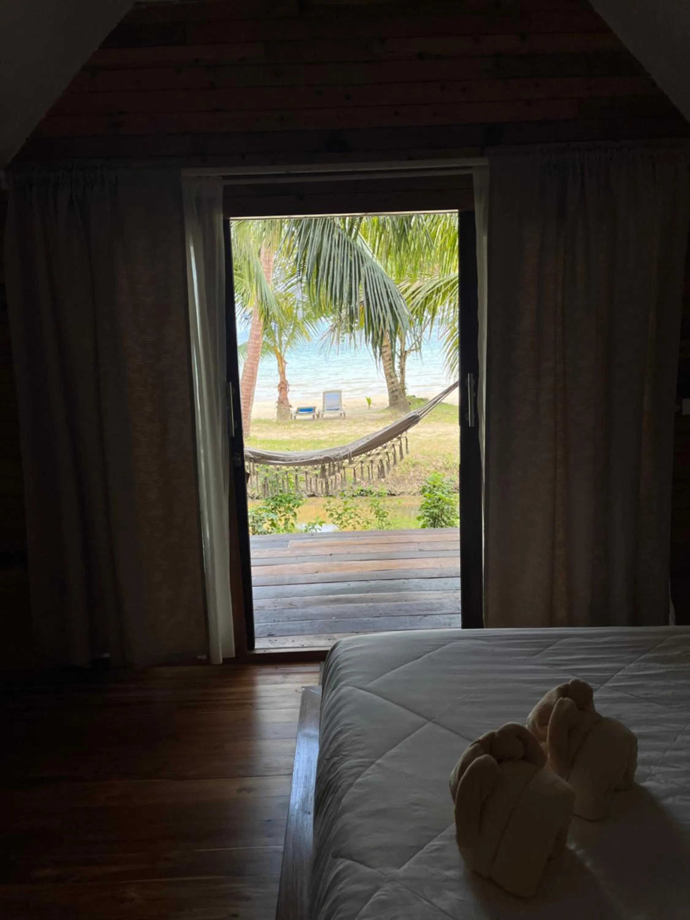 Bed in A-Na-Lay Resort Koh Kood