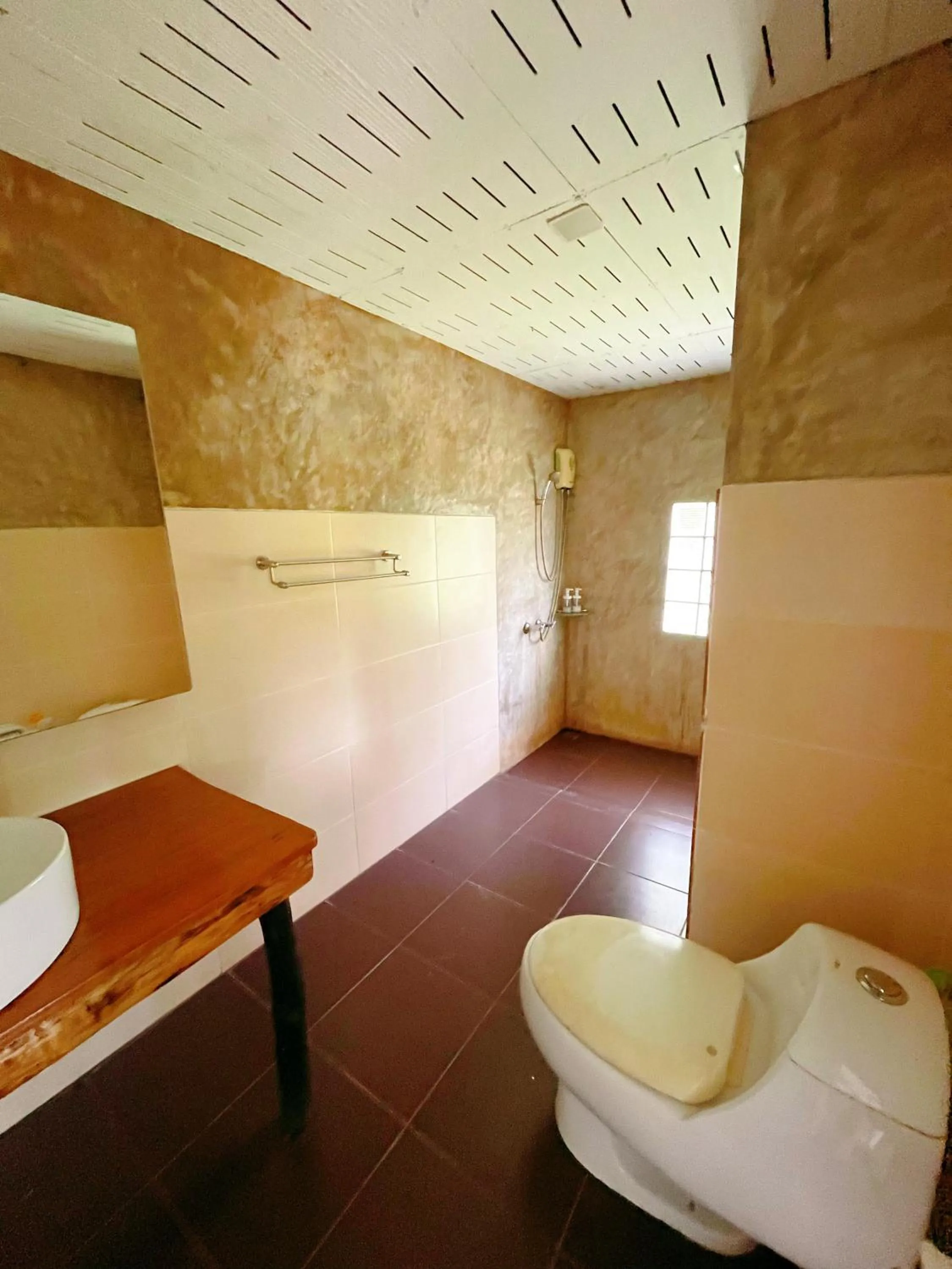 Bathroom in A-Na-Lay Resort Koh Kood