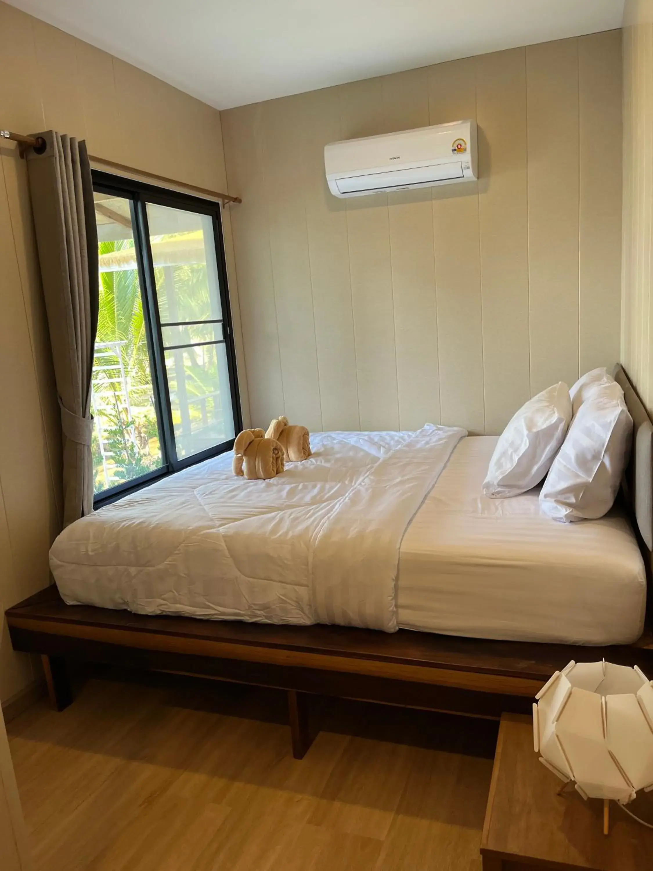 Bed in A-Na-Lay Resort Koh Kood Bed in A-Na-Lay Resort Koh Kood