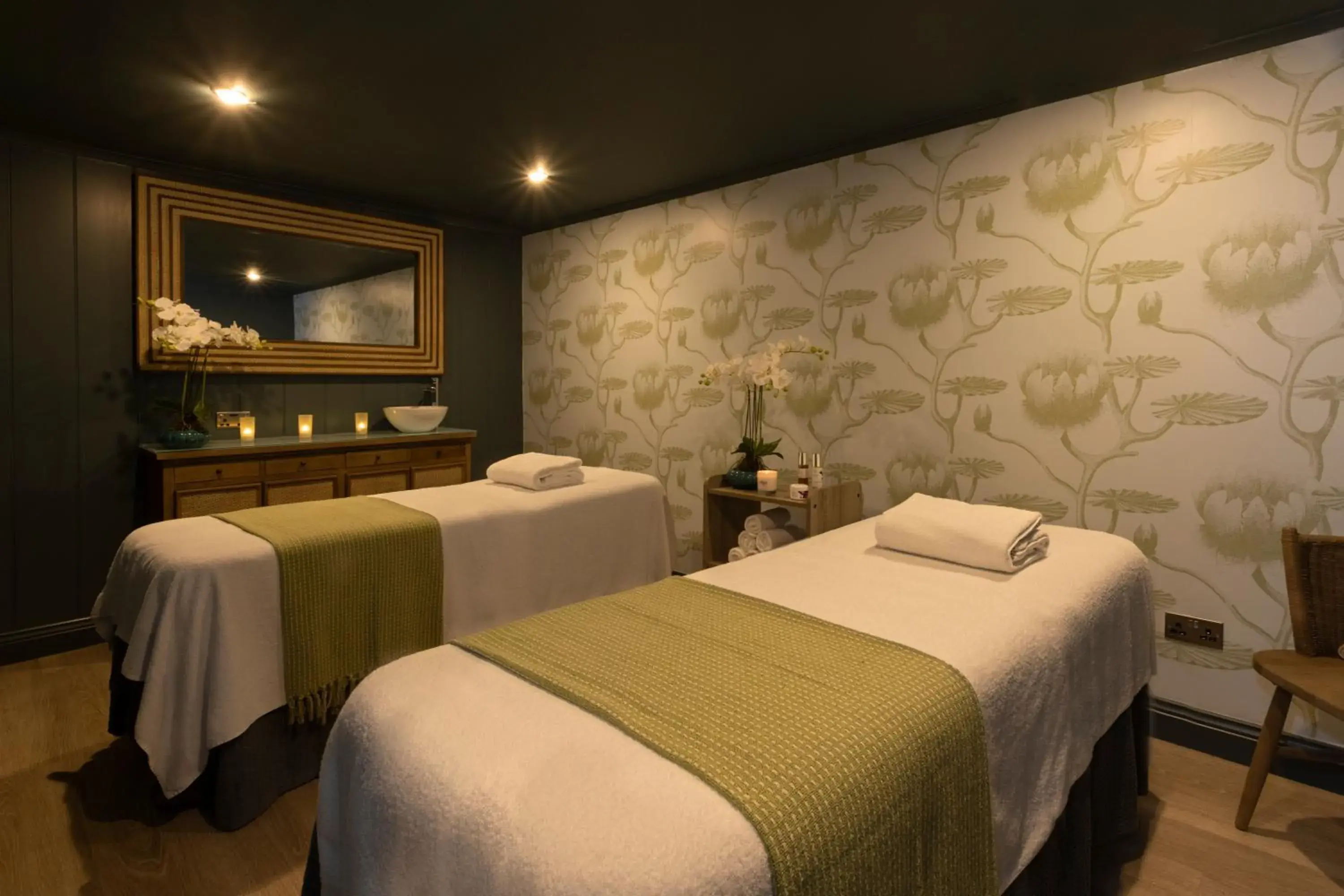 Massage, Bed in Loch Fyne Hotel & Spa Massage, Bed in Loch Fyne Hotel & Spa