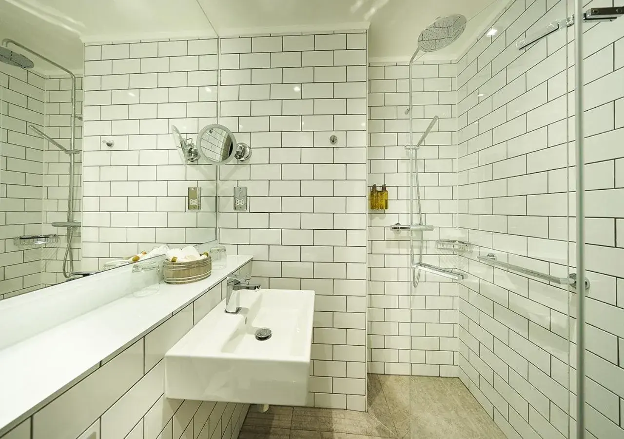 Bathroom in Loch Fyne Hotel & Spa Bathroom in Loch Fyne Hotel & Spa