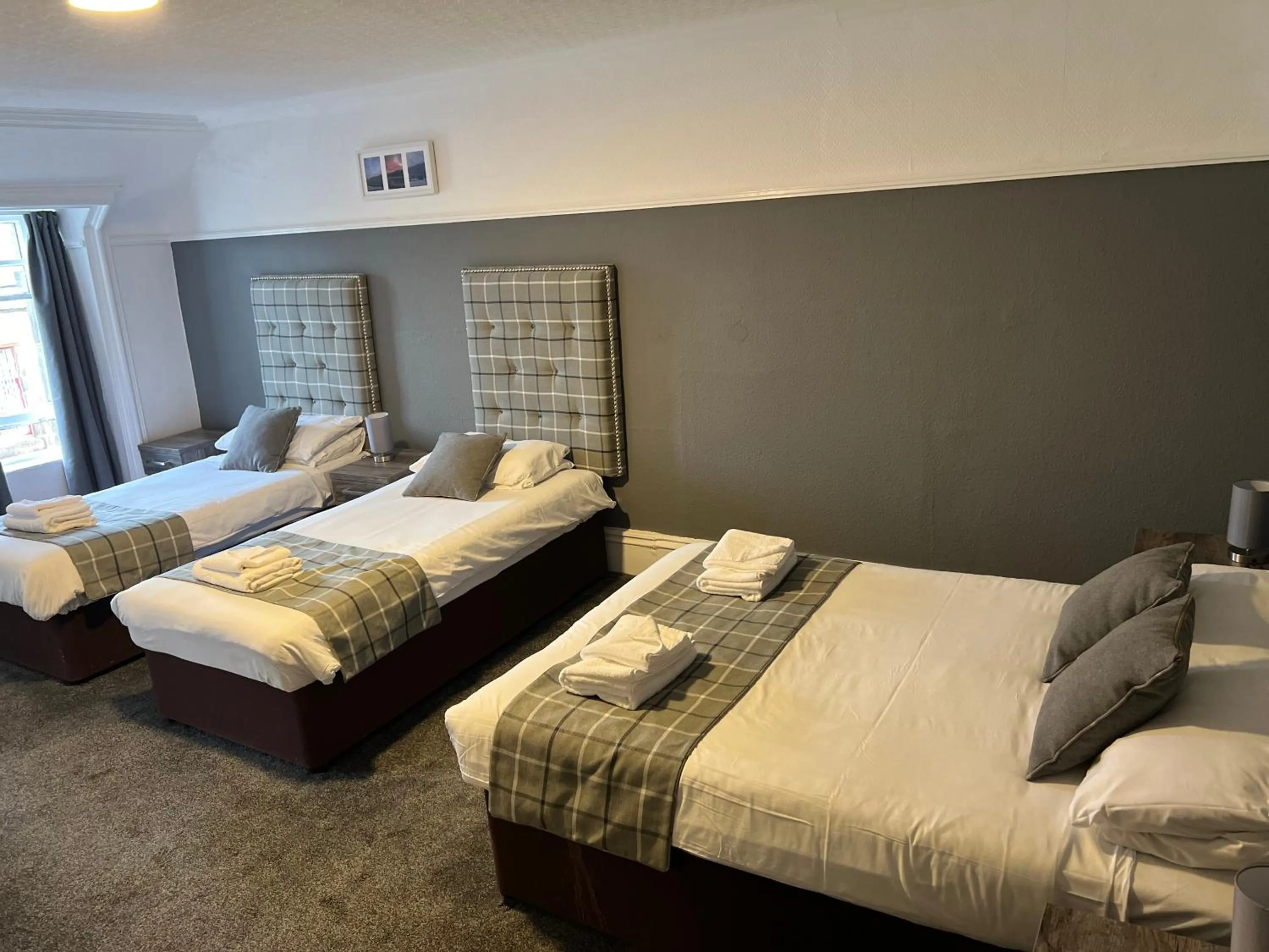 Bedroom, Bed in Royal Thurso Hotel