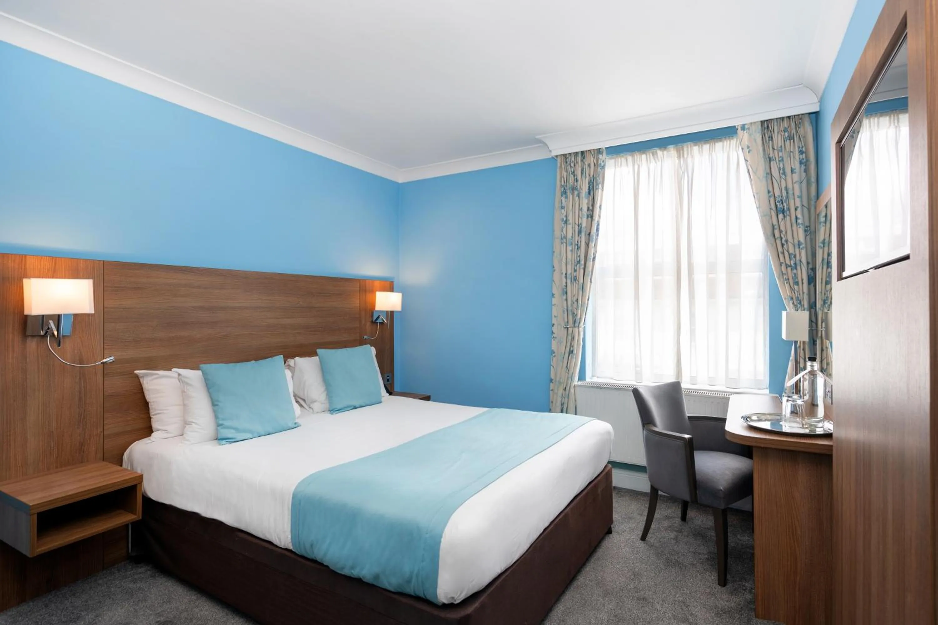 Bed in Bromley Court Hotel London