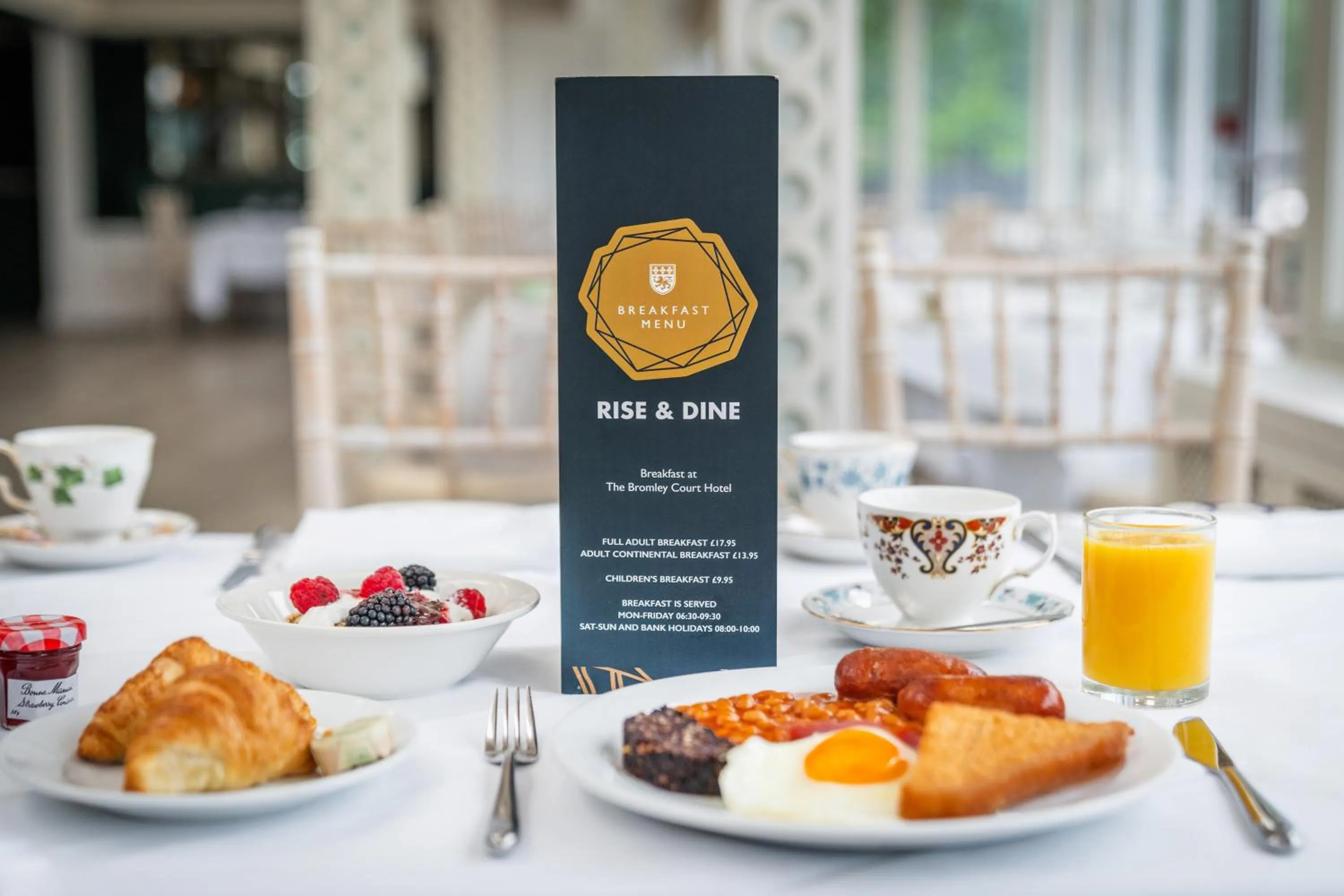 Breakfast in Bromley Court Hotel London