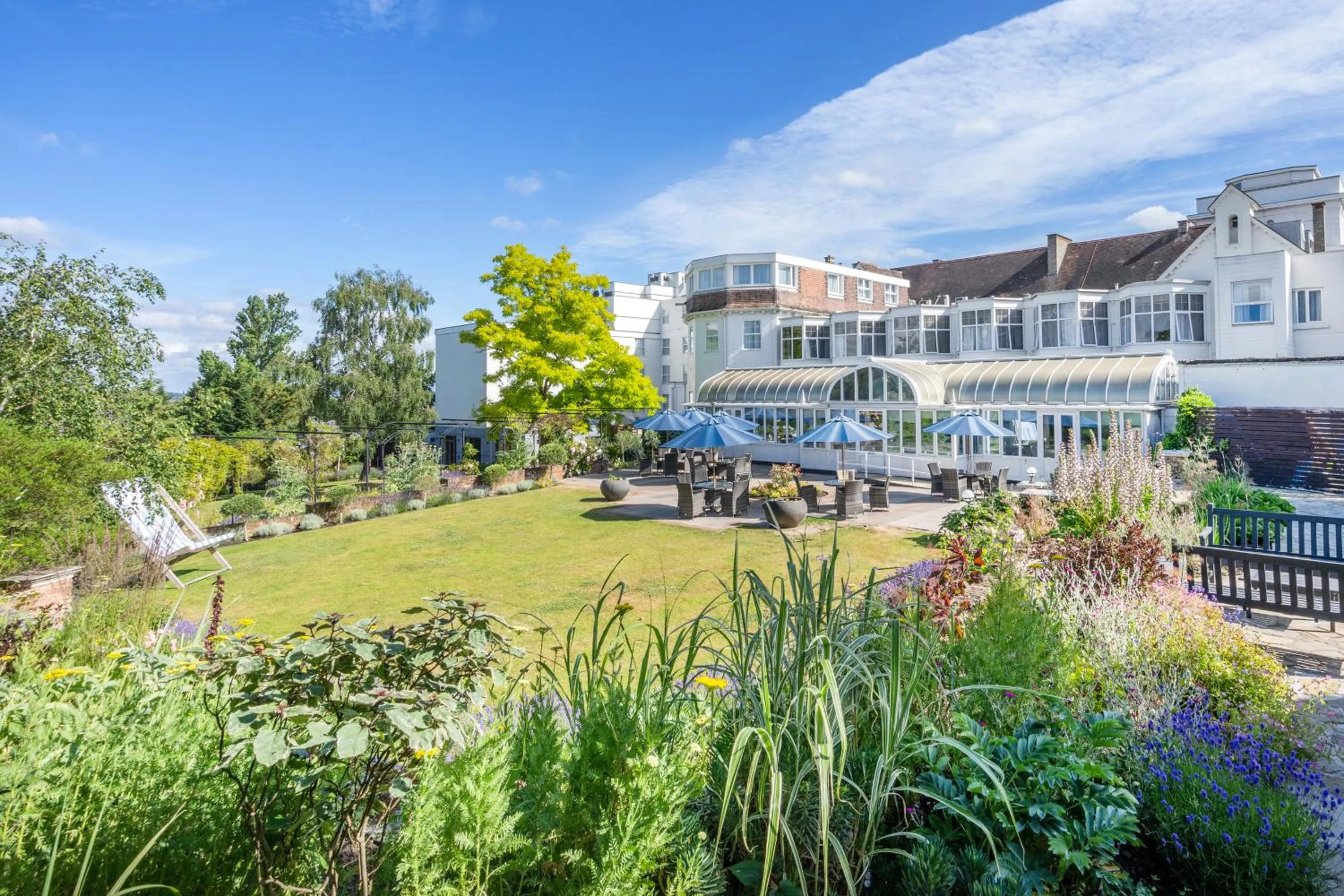 Garden in Bromley Court Hotel London