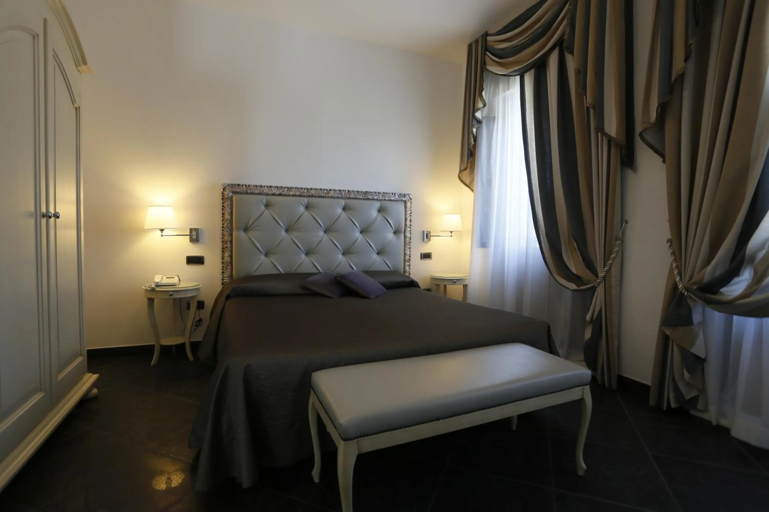 Photo of the whole room, Bed in Hotel Castello di Septe