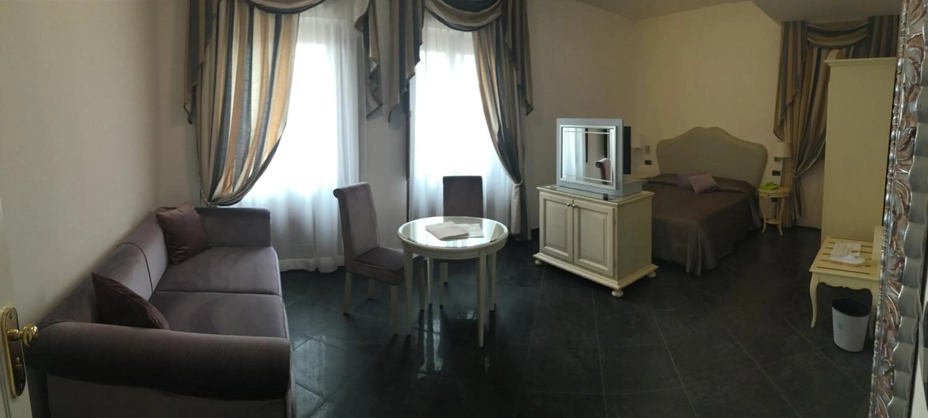 Bedroom in Hotel Castello di Septe