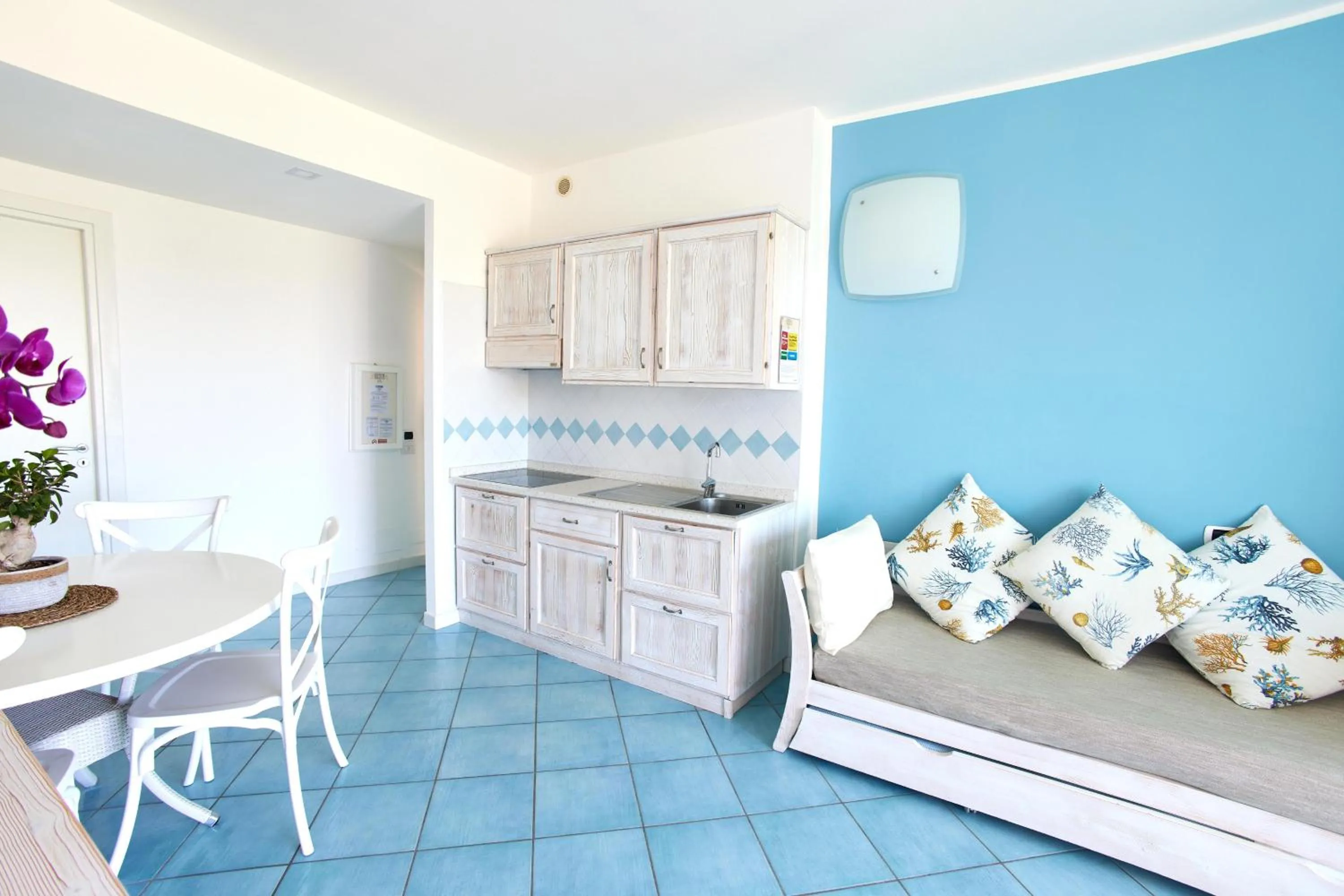 Photo of the whole room, Bed in Ancora Resort