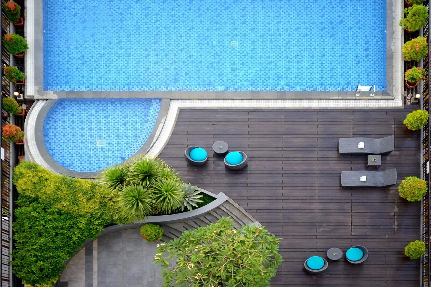 Swimming pool in THE 1O1 Palembang Rajawali