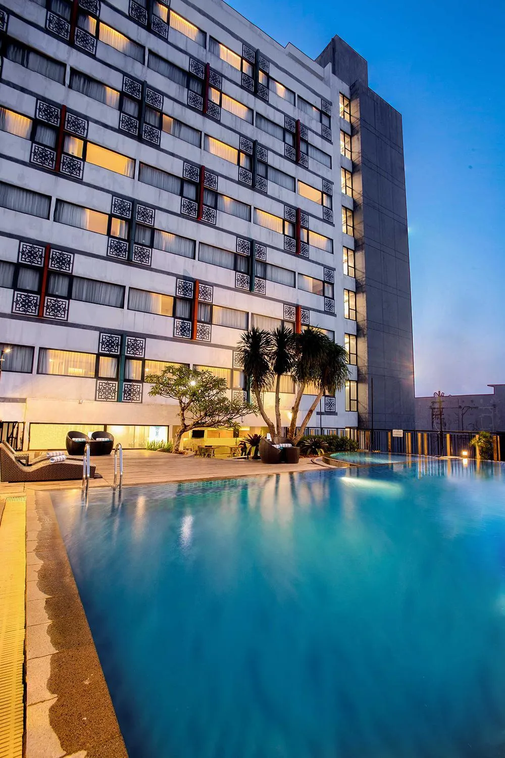 Swimming pool in THE 1O1 Palembang Rajawali