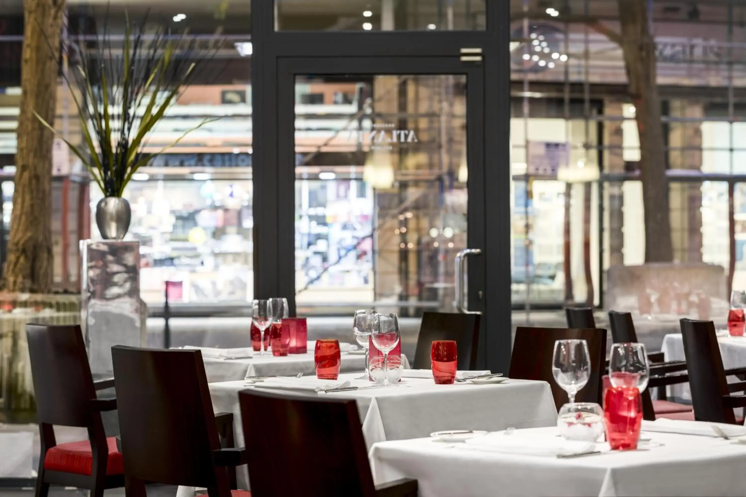 Restaurant/places to eat in NH Collection Brussels Centre Restaurant/places to eat in NH Collection Brussels Centre