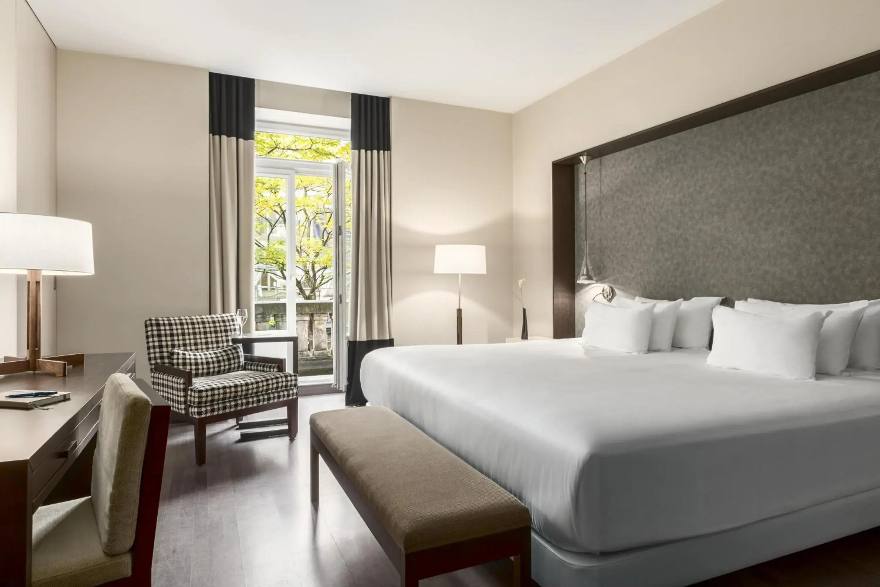 Bedroom, Bed in NH Collection Brussels Centre Bedroom, Bed in NH Collection Brussels Centre