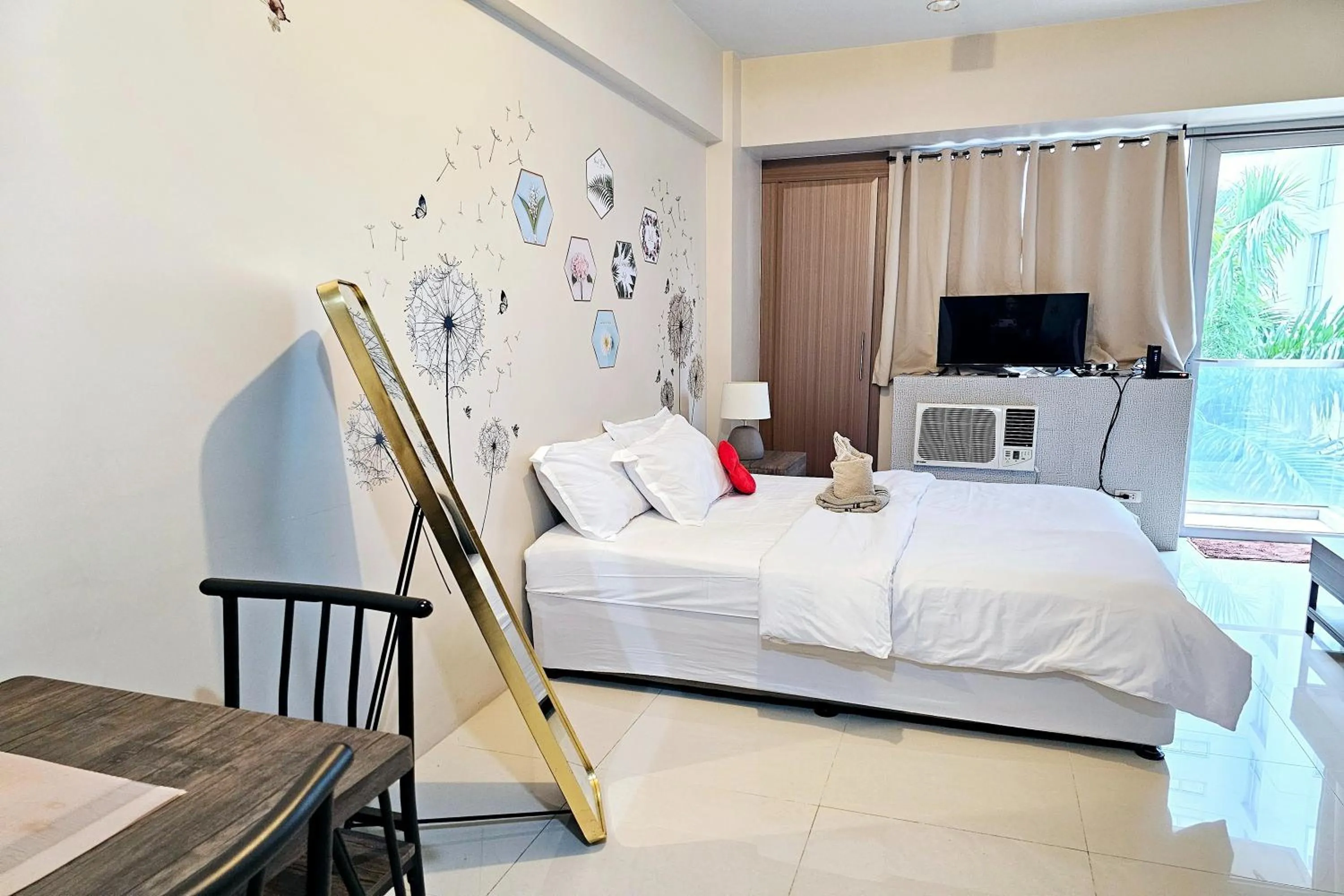 Bed in PRS at One Palm Tree Villa near T3 Airport