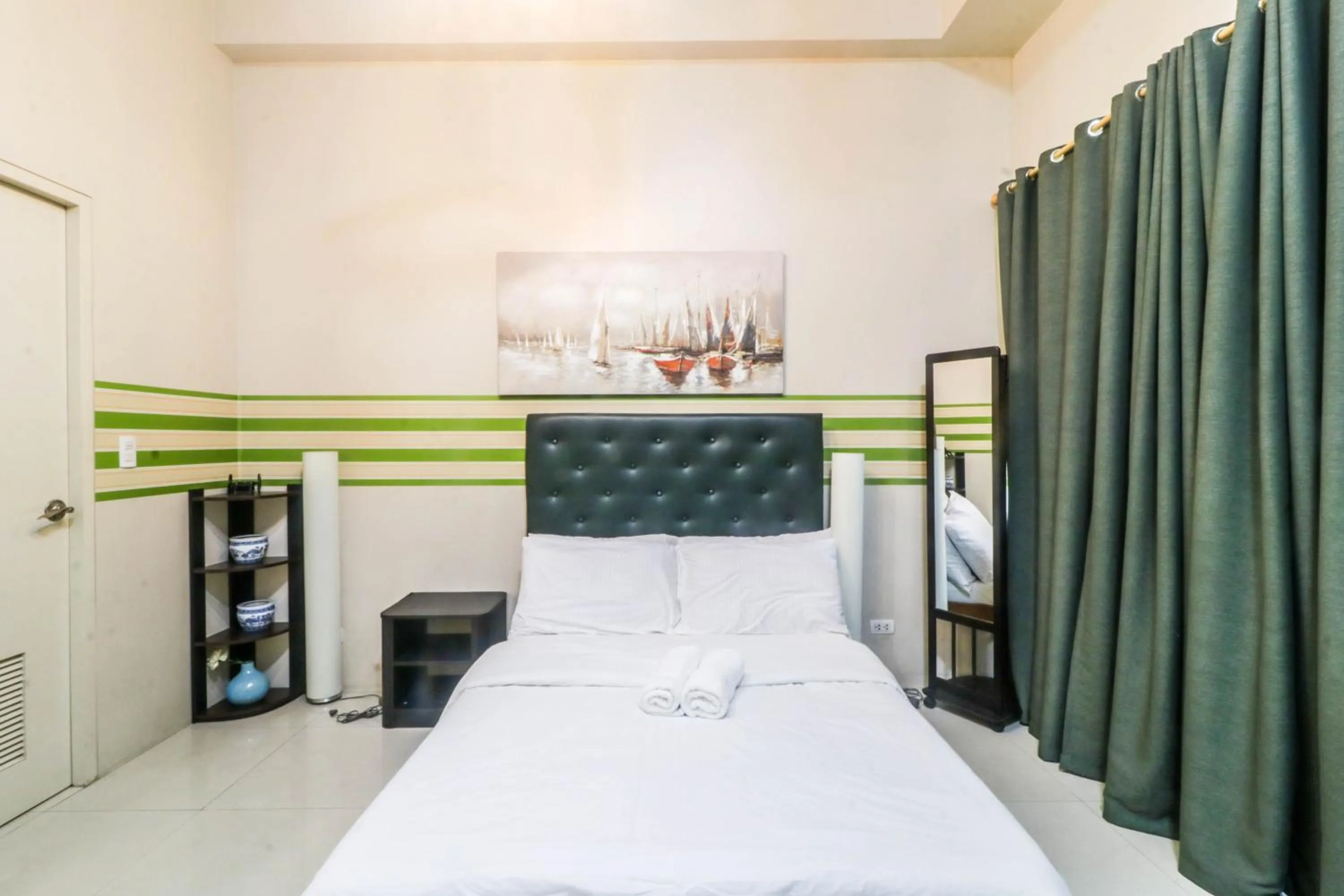 Bed in PRS at One Palm Tree Villa near T3 Airport