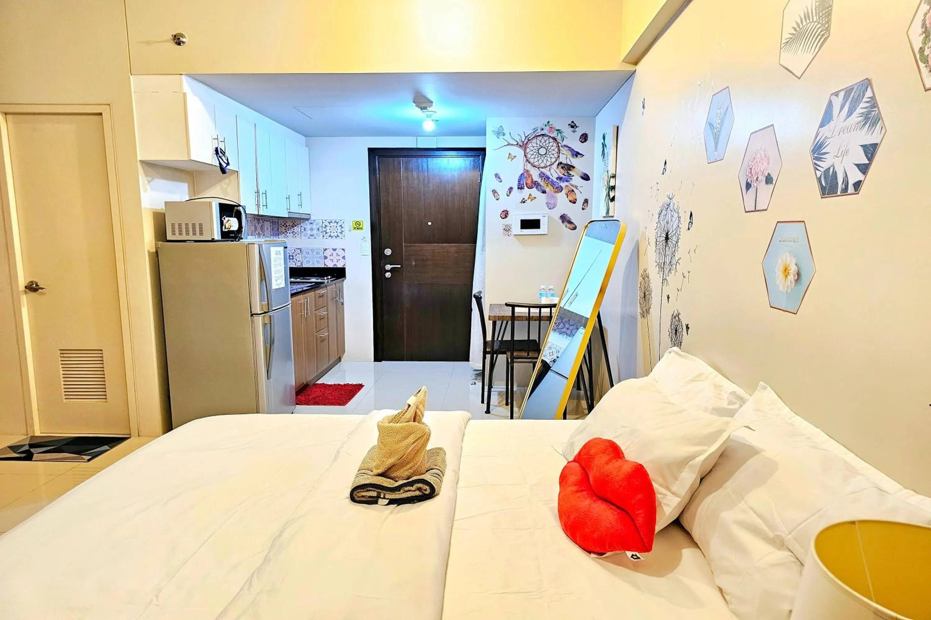 Bed in PRS at One Palm Tree Villa near T3 Airport