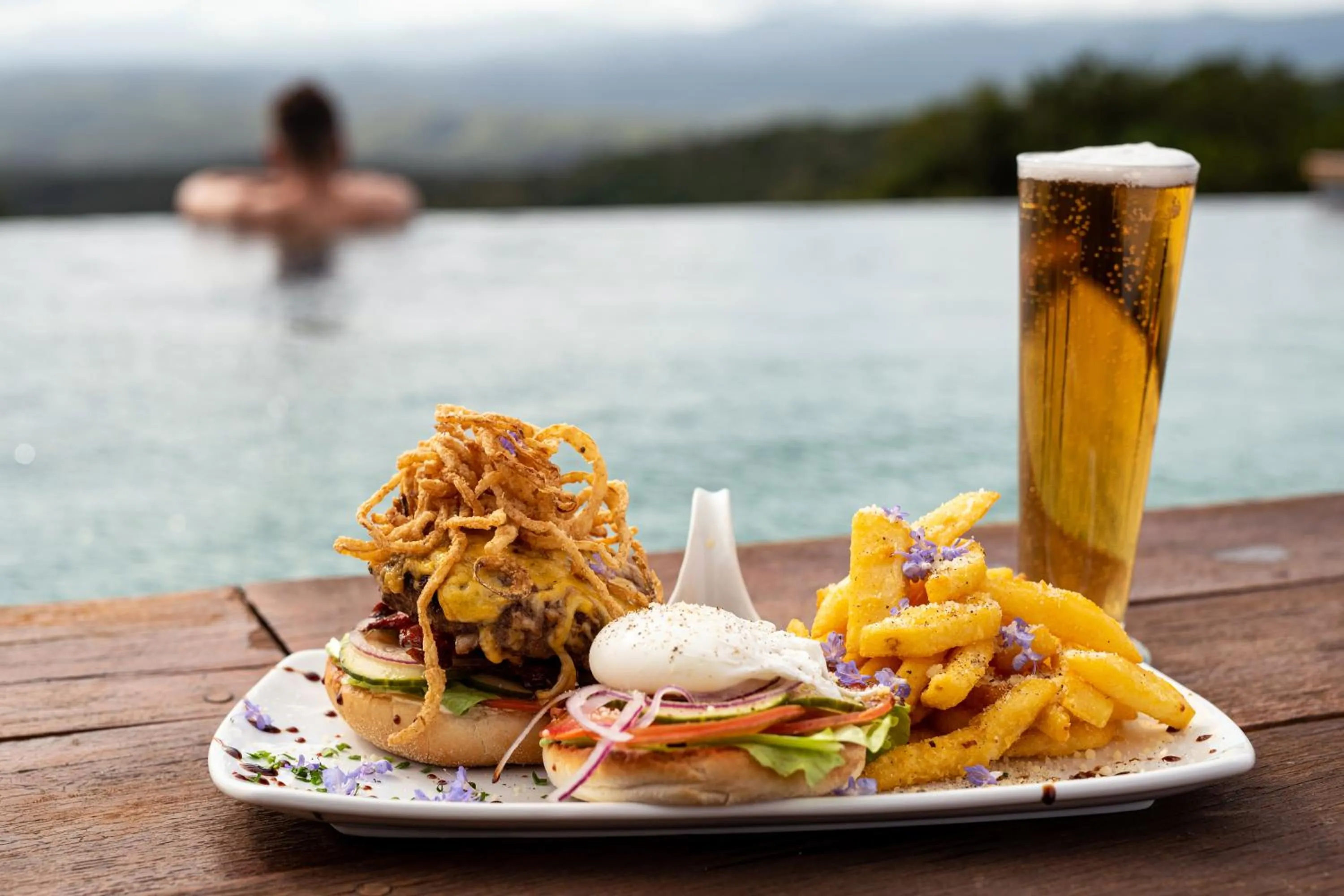 Food and drinks in Intle Boutique Hotel