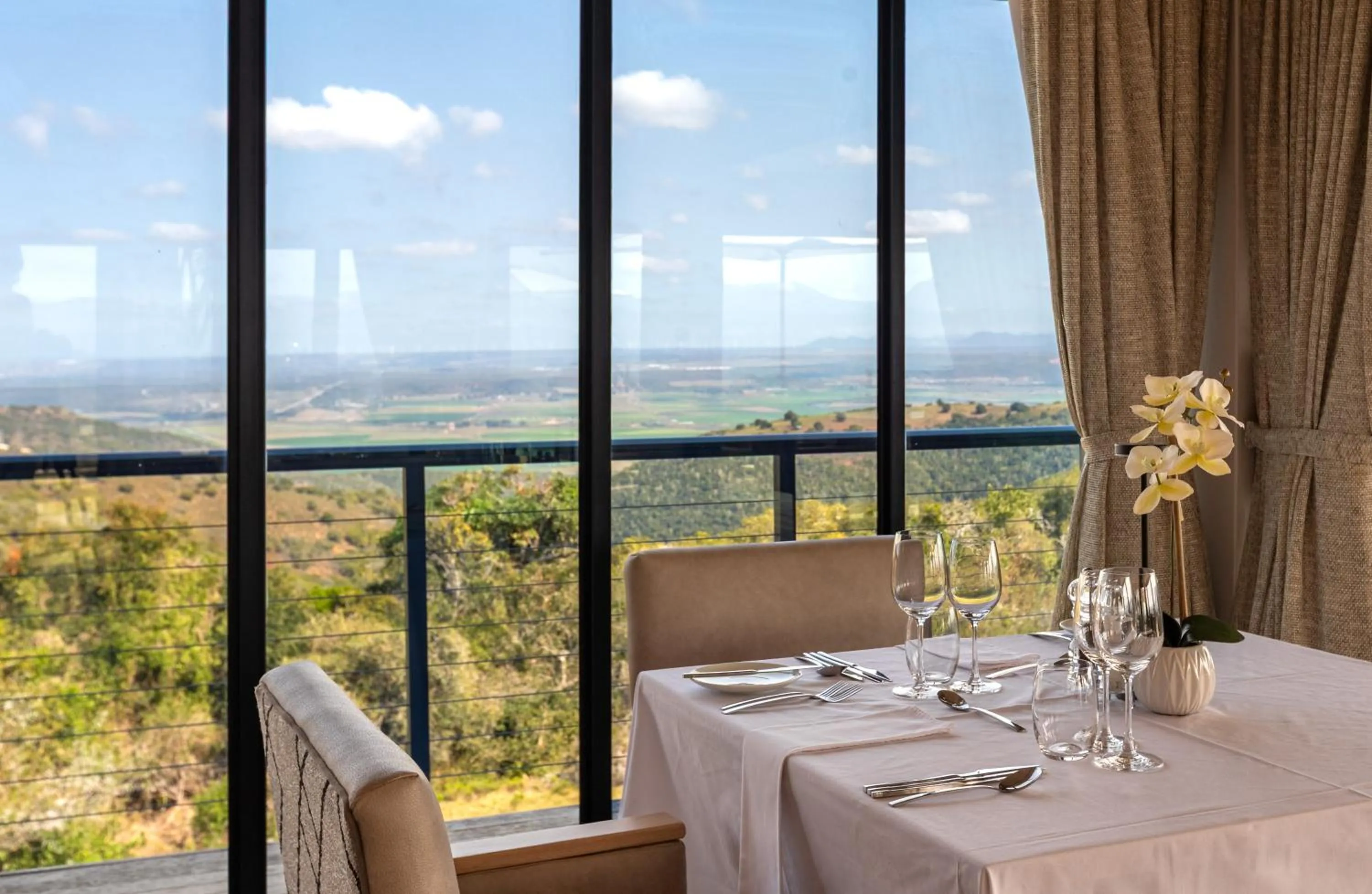 Restaurant/places to eat in Intle Boutique Hotel