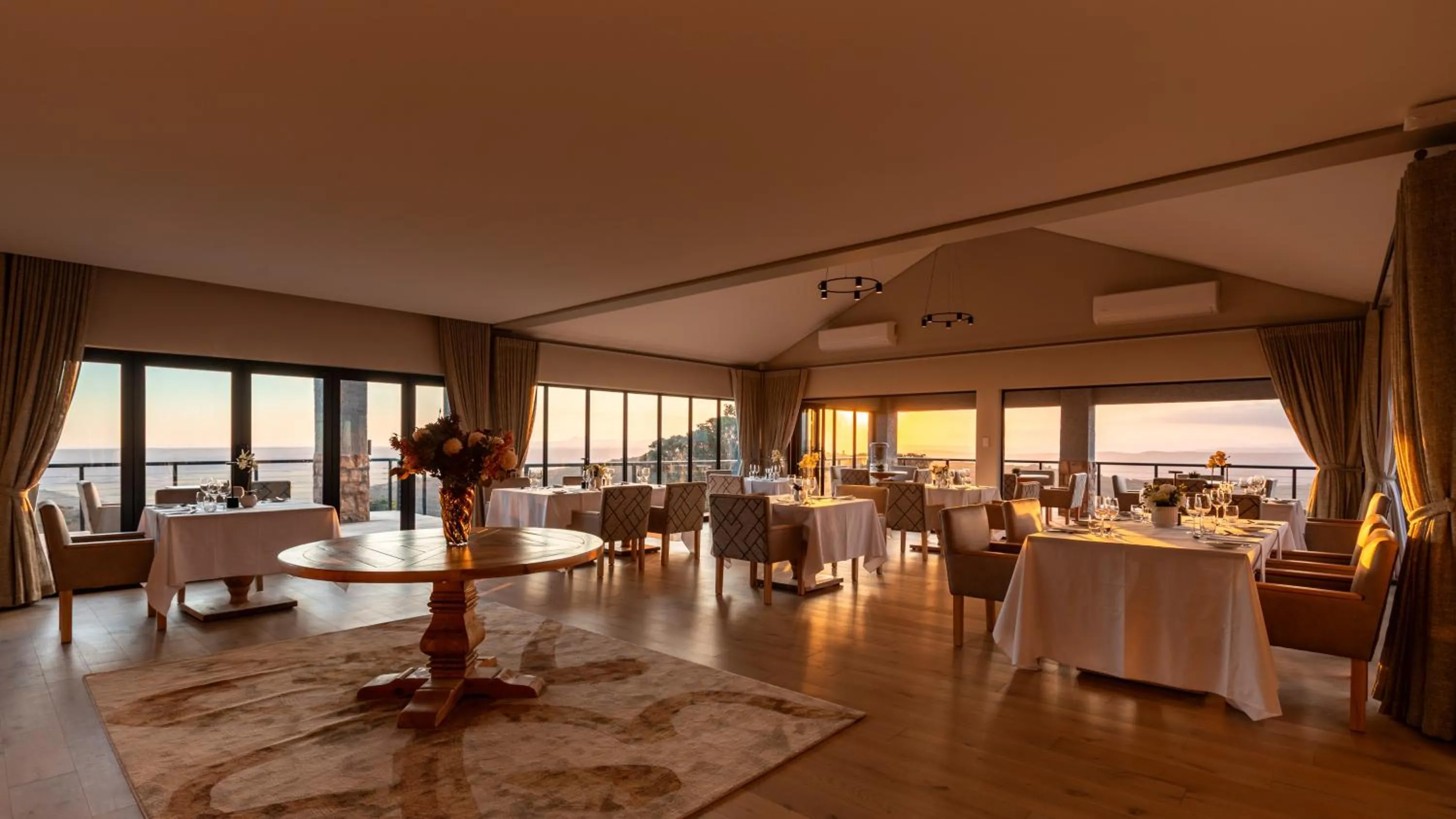Restaurant/places to eat in Intle Boutique Hotel