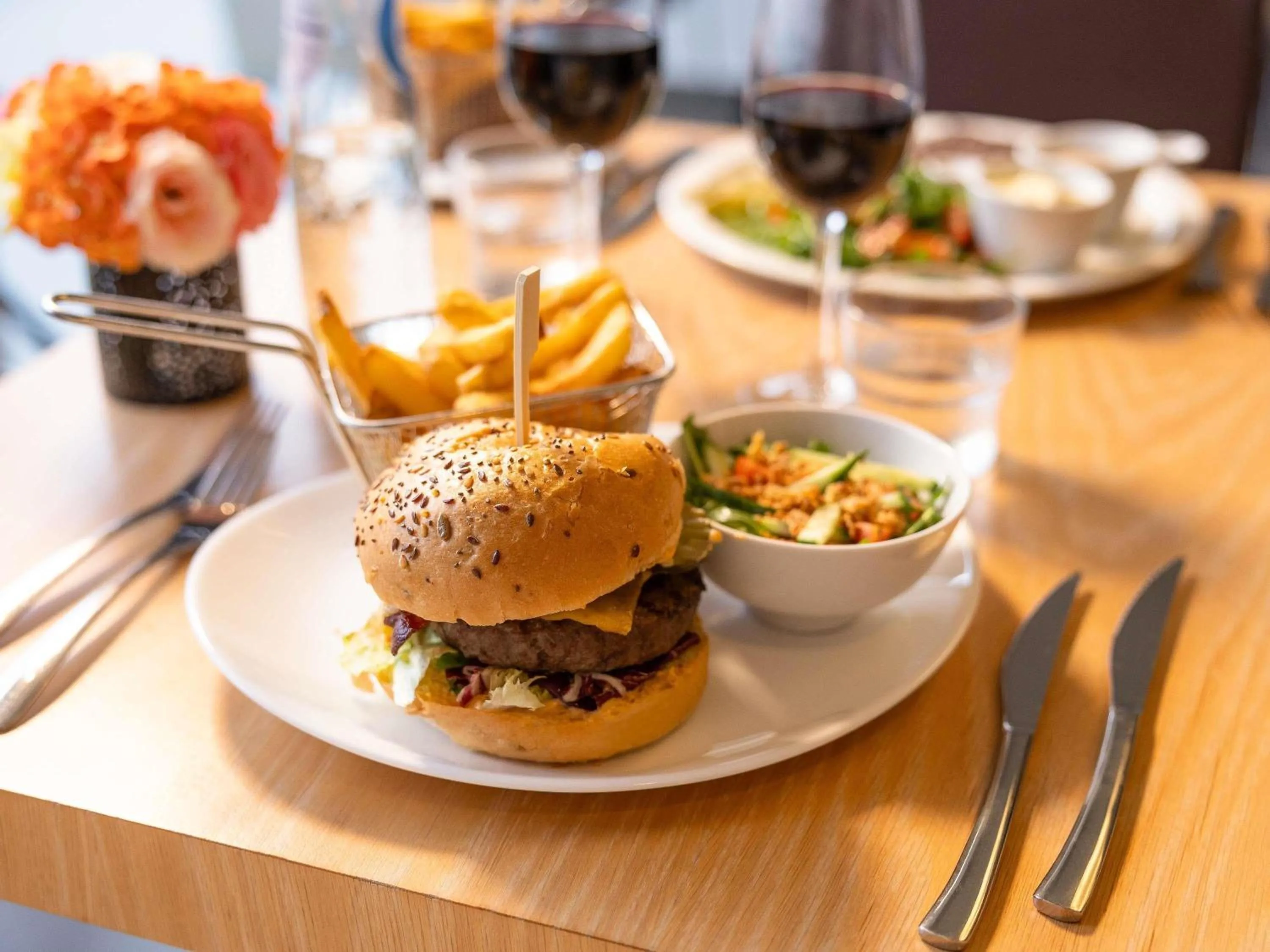 Restaurant/places to eat in Novotel Brussels Airport