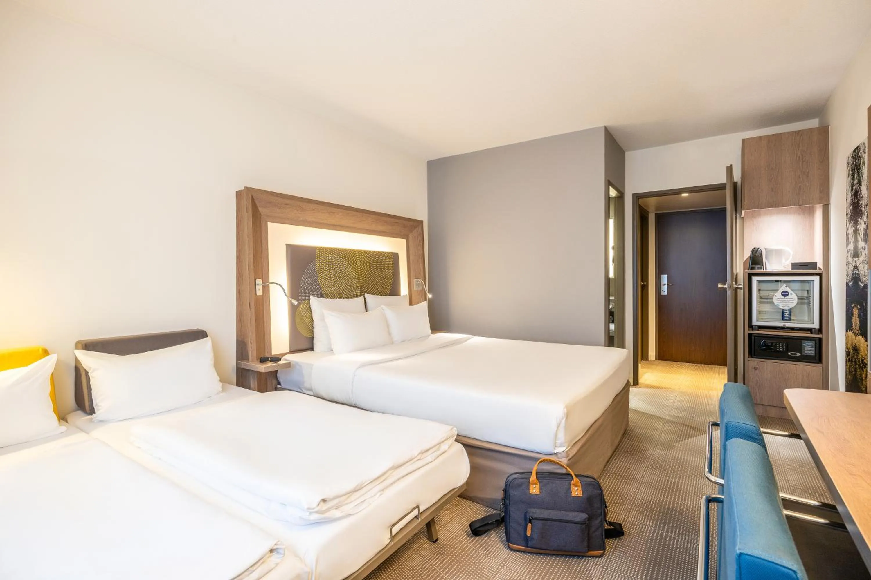 Bedroom, Bed in Novotel Brussels Airport