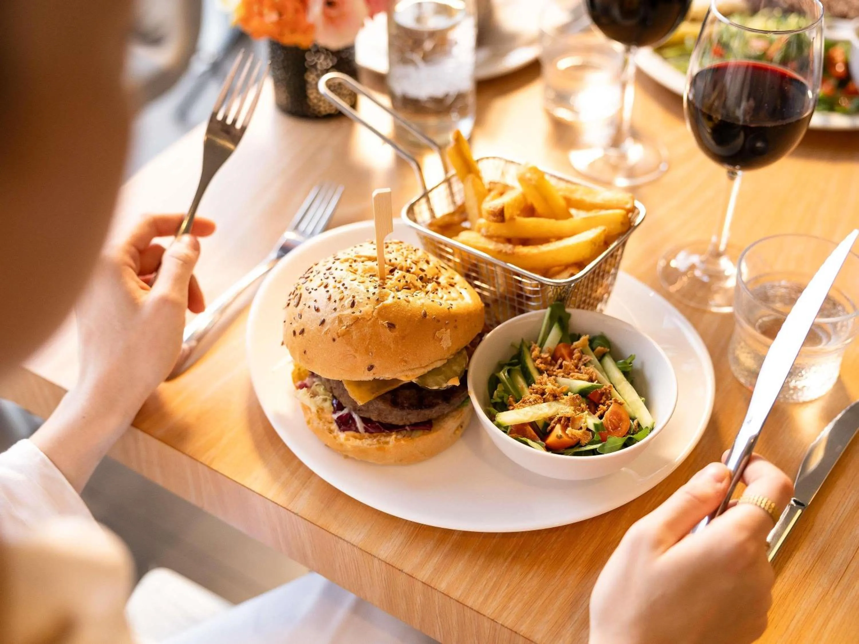 Restaurant/places to eat in Novotel Brussels Airport