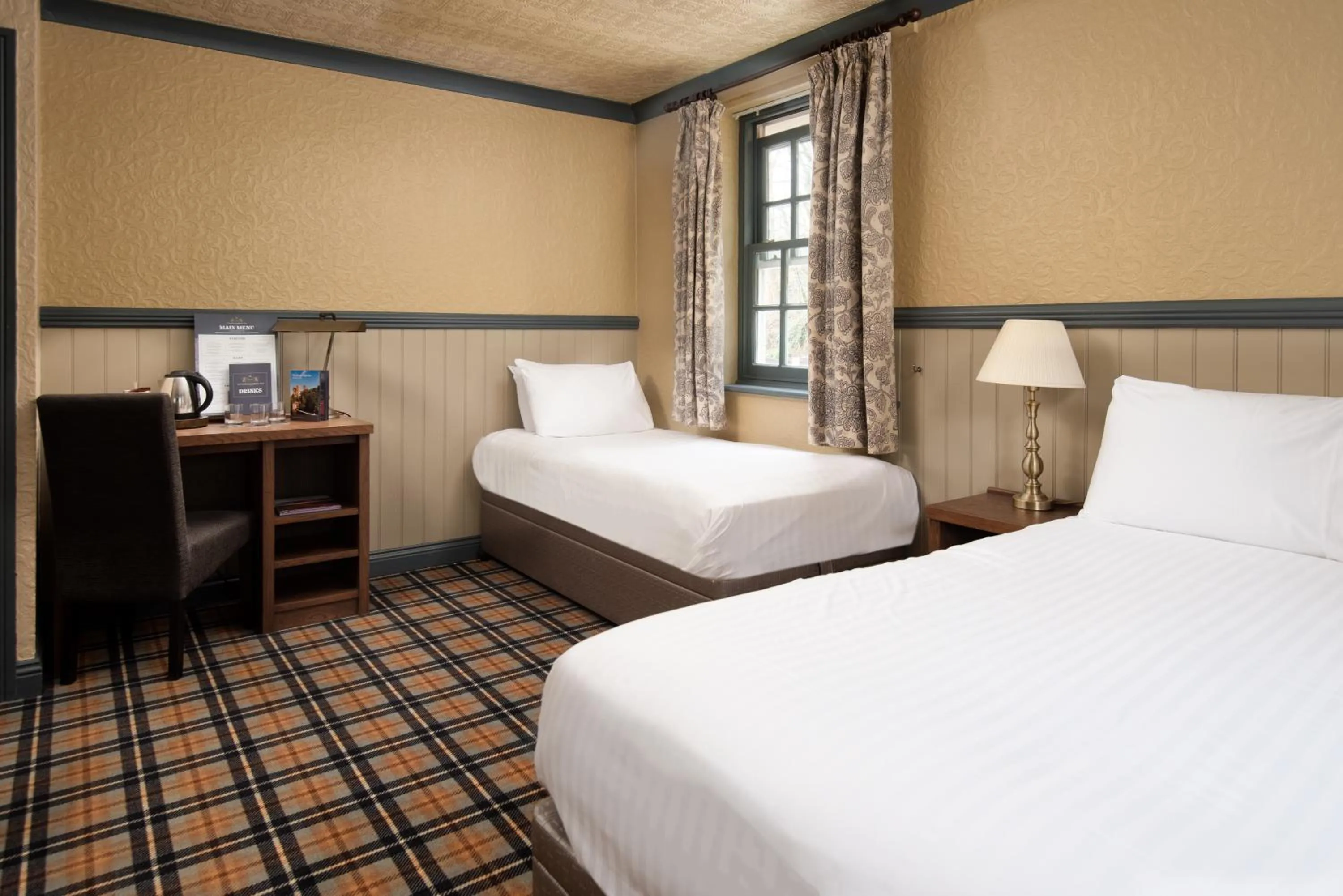 Family, Bed in The Kingslodge Inn - The Inn Collection Group