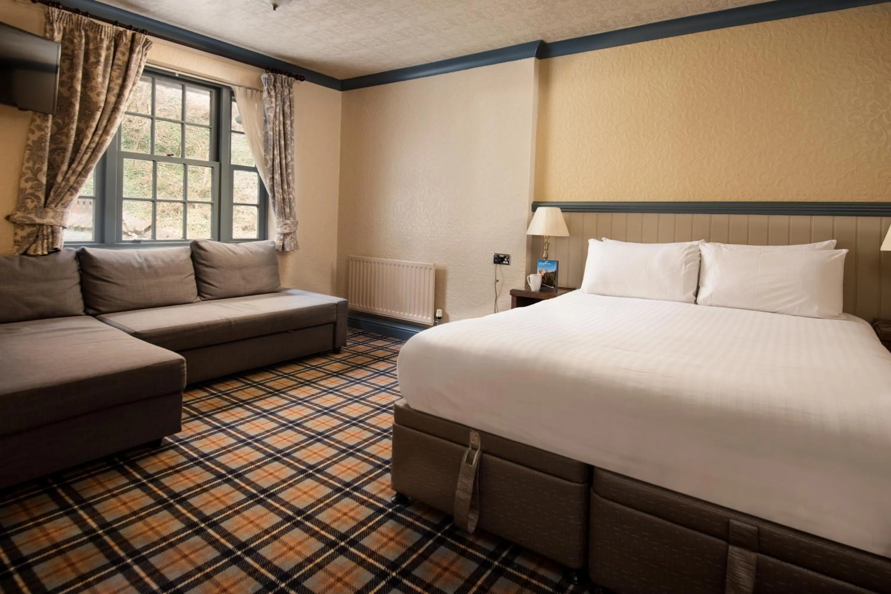 Family, Bed in The Kingslodge Inn - The Inn Collection Group