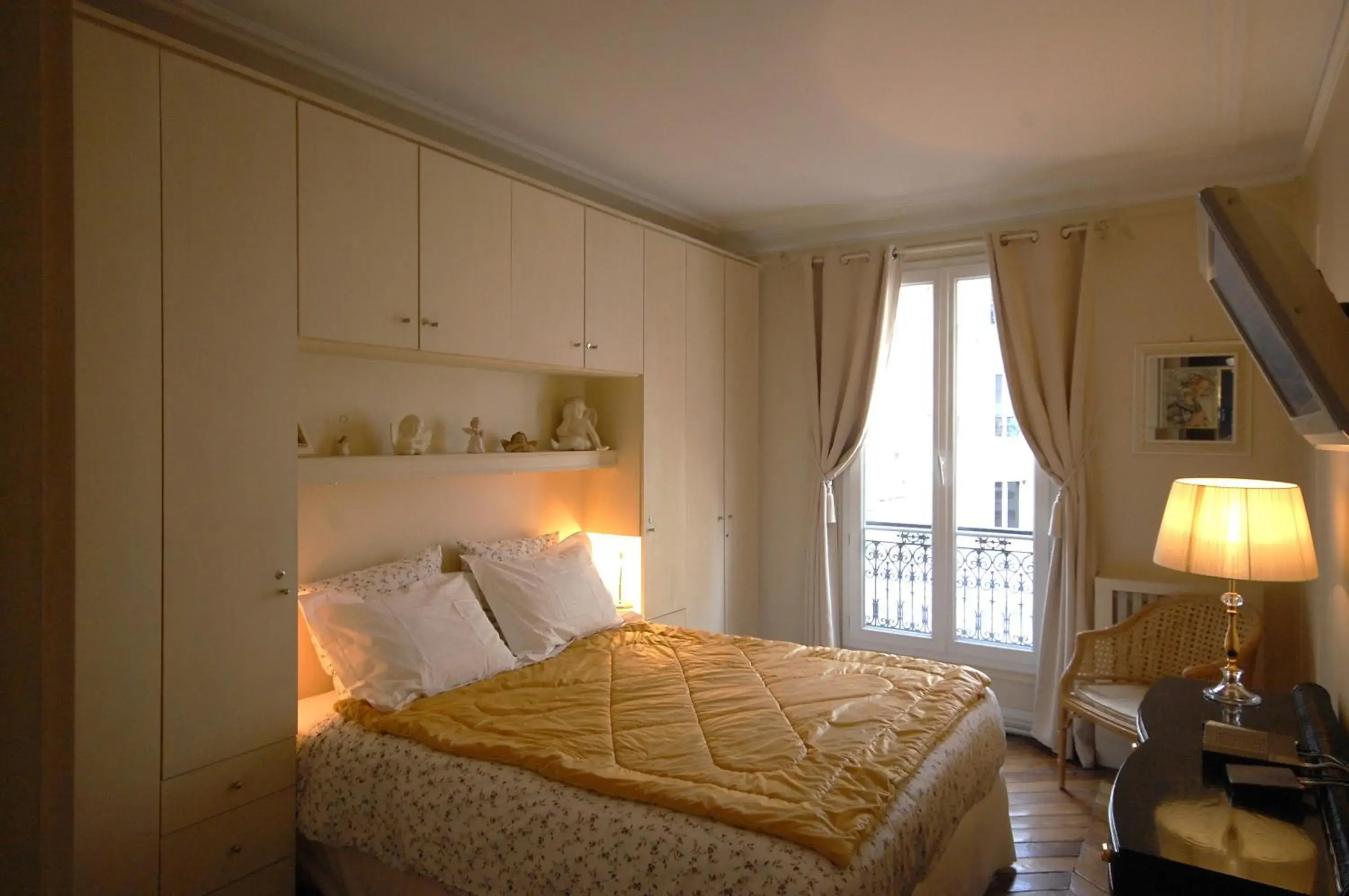 Two-Bedroom Apartment Champs-Elysées Two-Bedroom Apartment Champs-Elysées