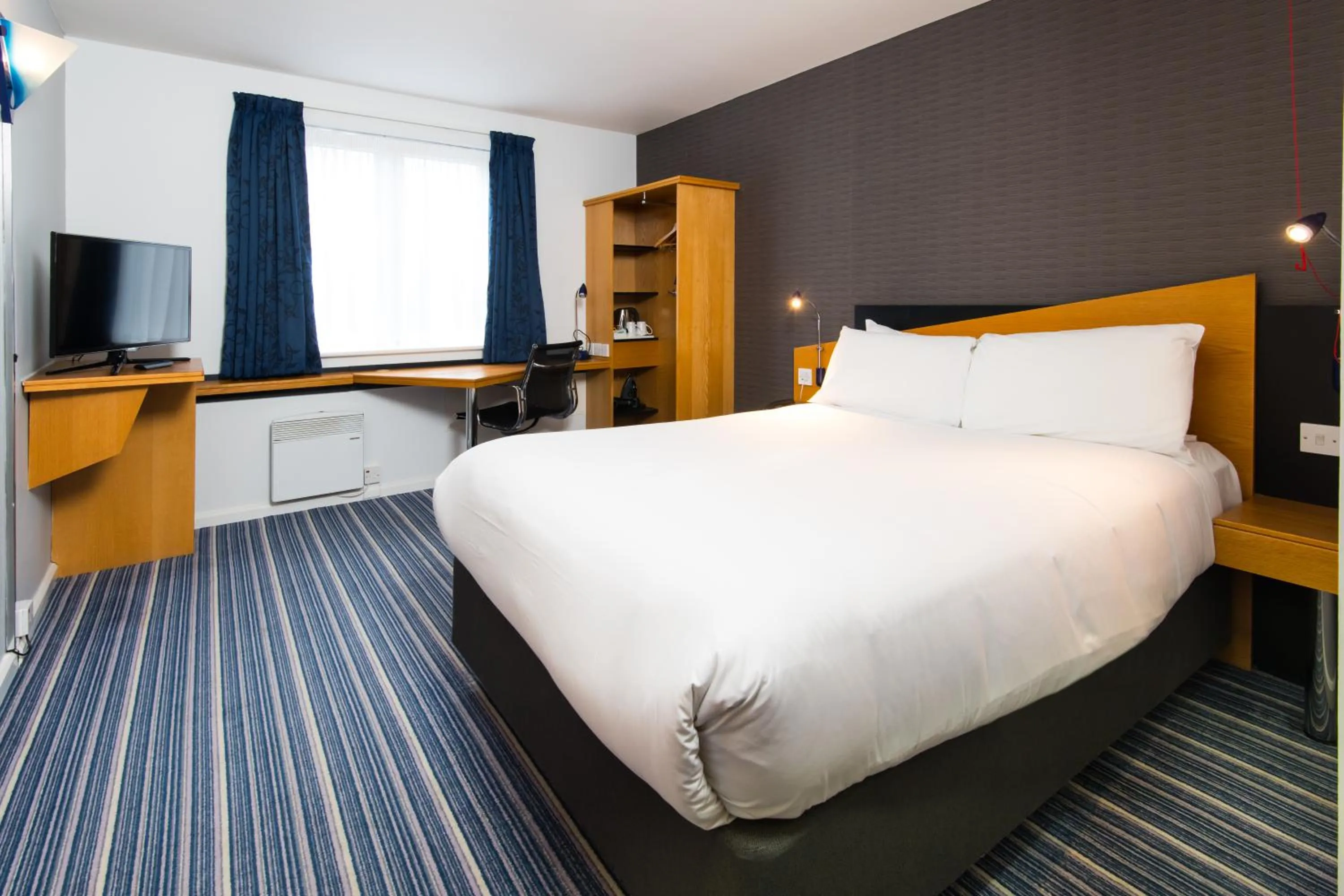 Bedroom, Bed in Holiday Inn Express Manchester East by IHG