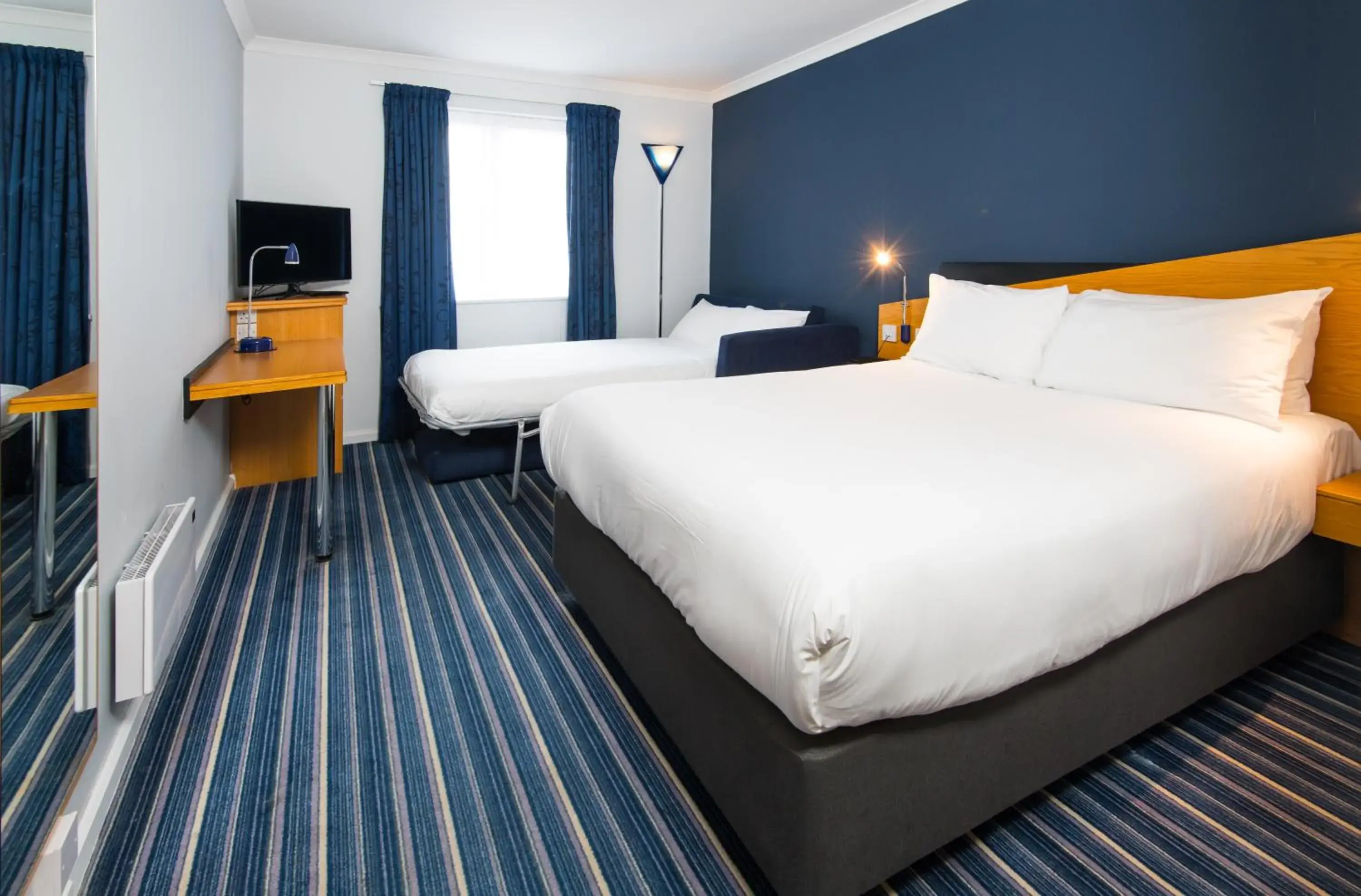 Standard Double Room with Sofa Bed and Free Hot Breakfast in Holiday Inn Express Manchester East by IHG Standard Double Room with Sofa Bed and Free Hot Breakfast in Holiday Inn Express Manchester East by IHG