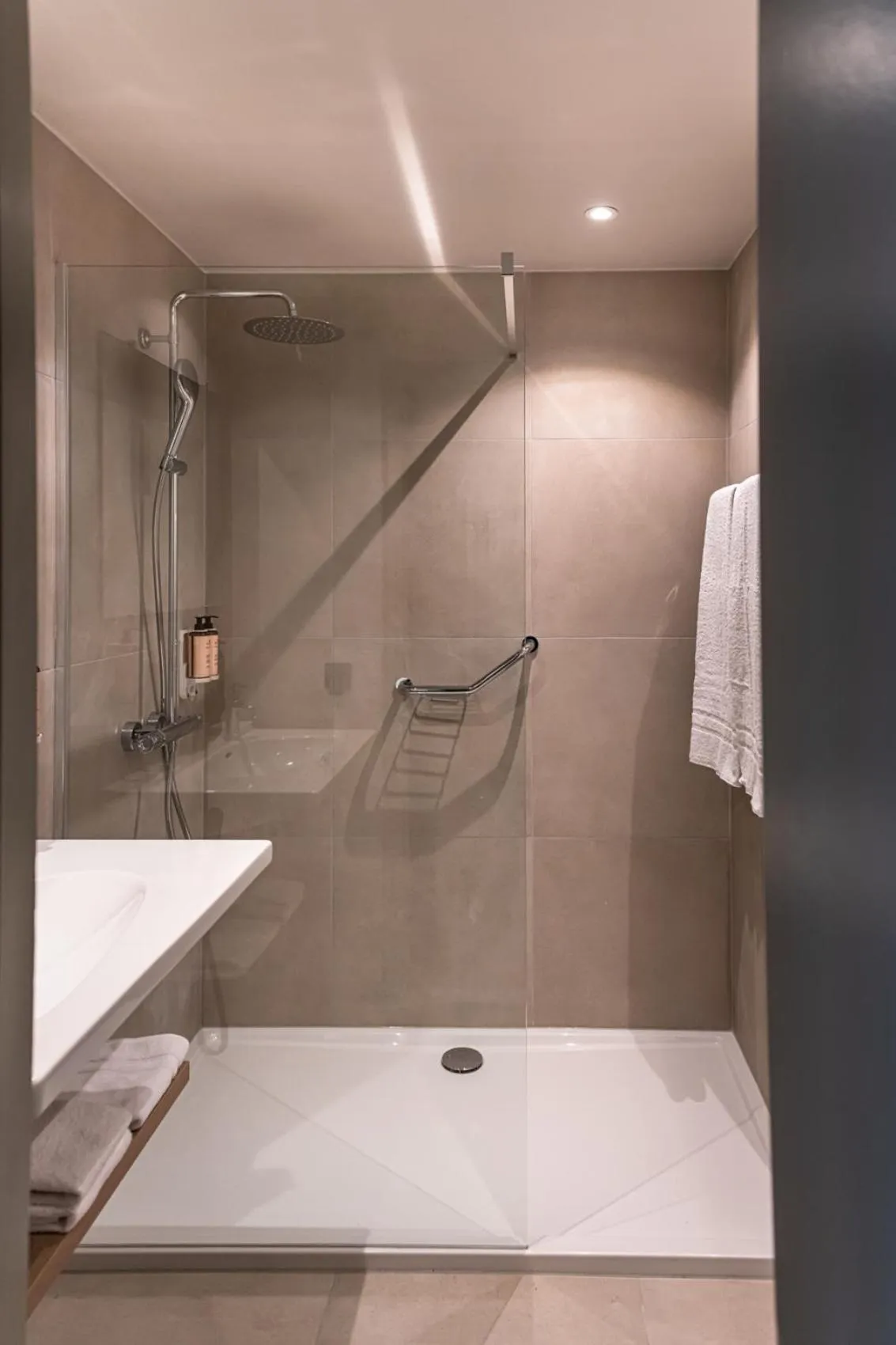 Bathroom in Mercure Liege City Centre