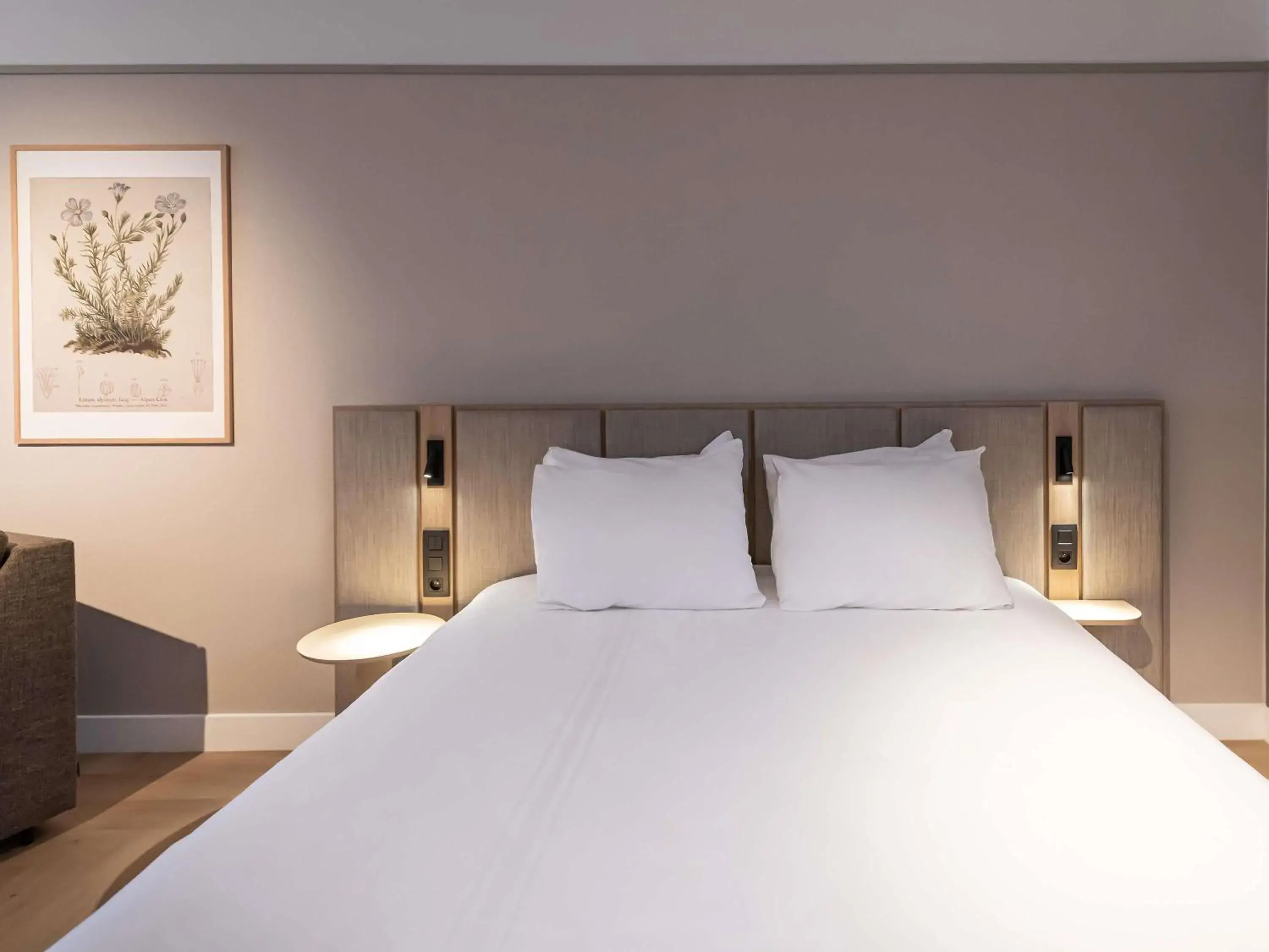 Bedroom, Bed in Mercure Liege City Centre Bedroom, Bed in Mercure Liege City Centre