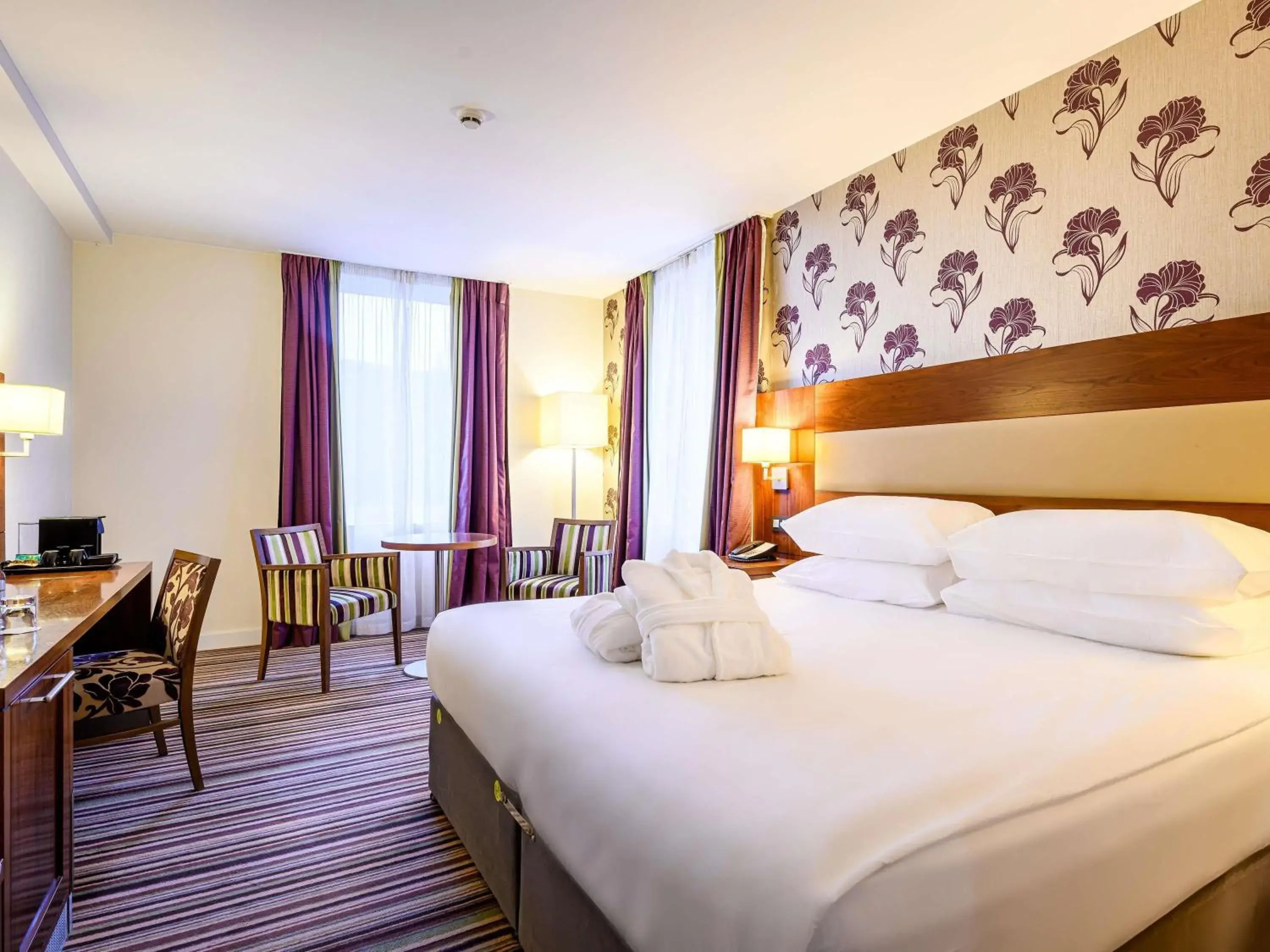 Bedroom, Bed in Mercure Liege City Centre Bedroom, Bed in Mercure Liege City Centre