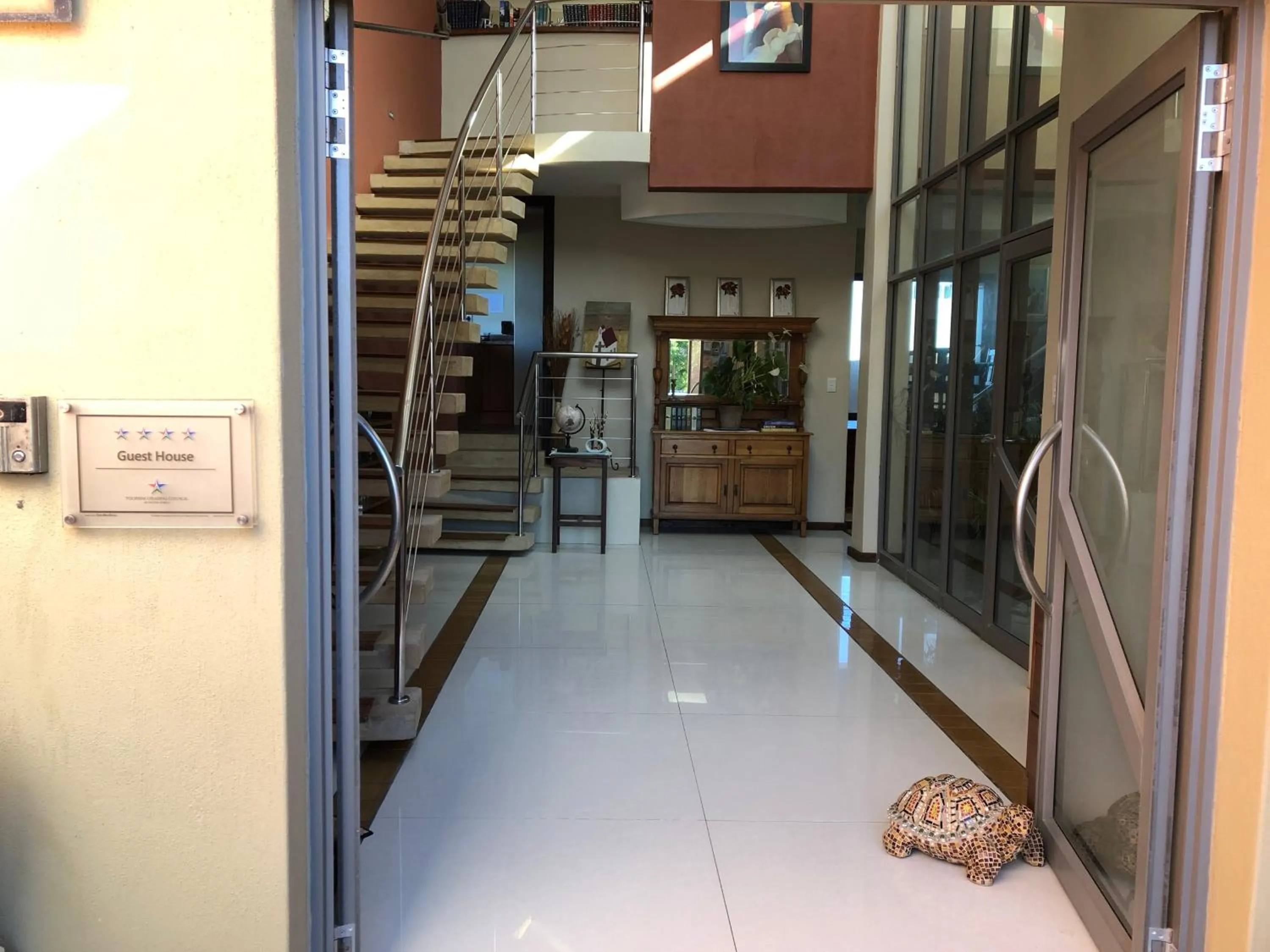 Marine 5 Boutique Hotel