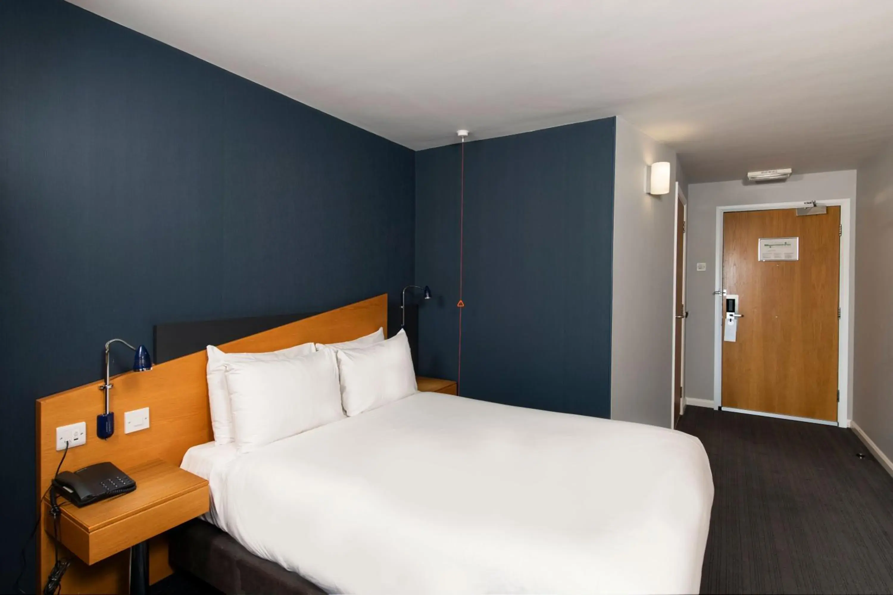 Double Room with Free Hot Breakfast - Accessible in Holiday Inn Express Peterborough by IHG Double Room with Free Hot Breakfast - Accessible in Holiday Inn Express Peterborough by IHG