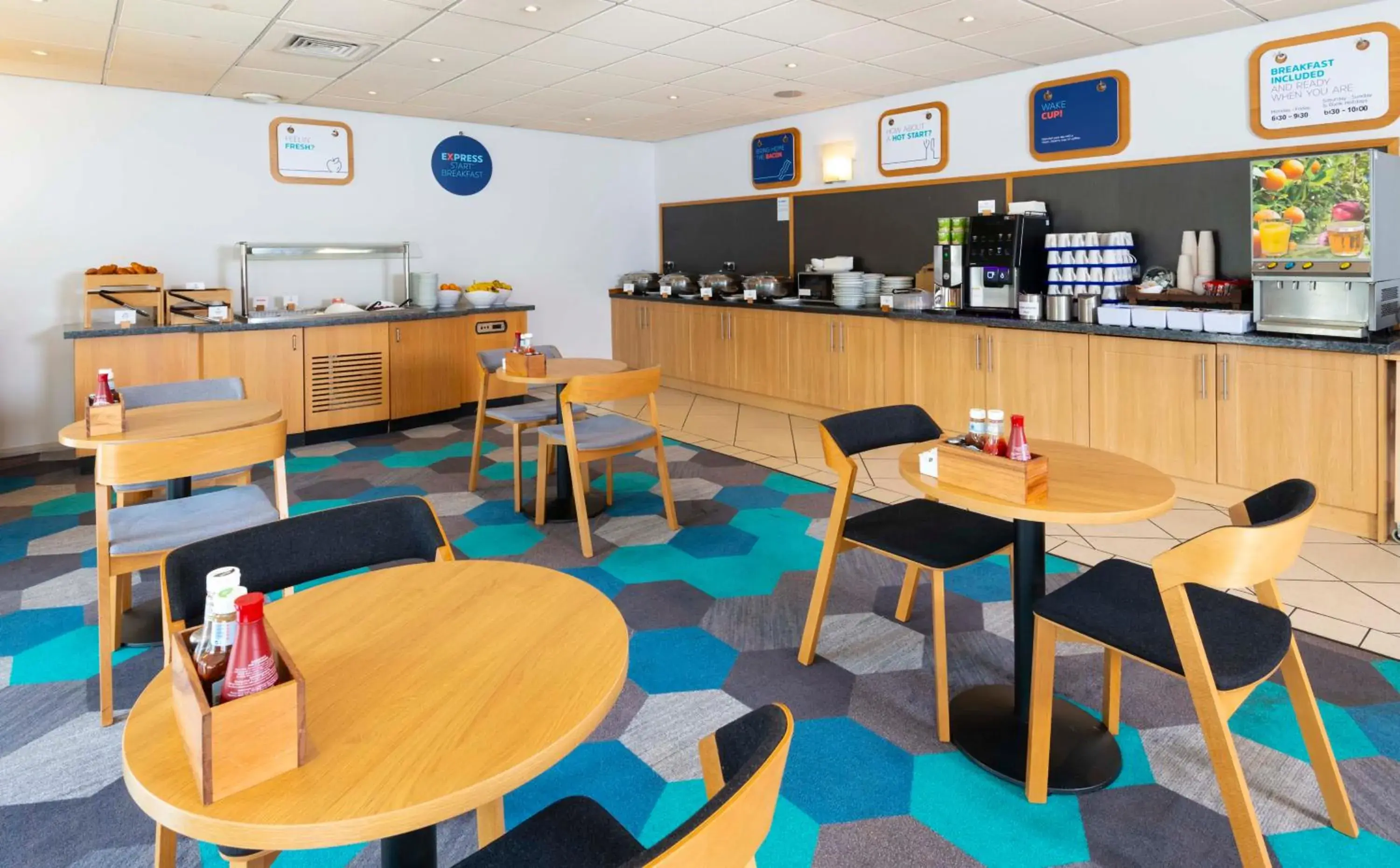 Breakfast in Holiday Inn Express Gloucester - South by IHG Breakfast in Holiday Inn Express Gloucester - South by IHG