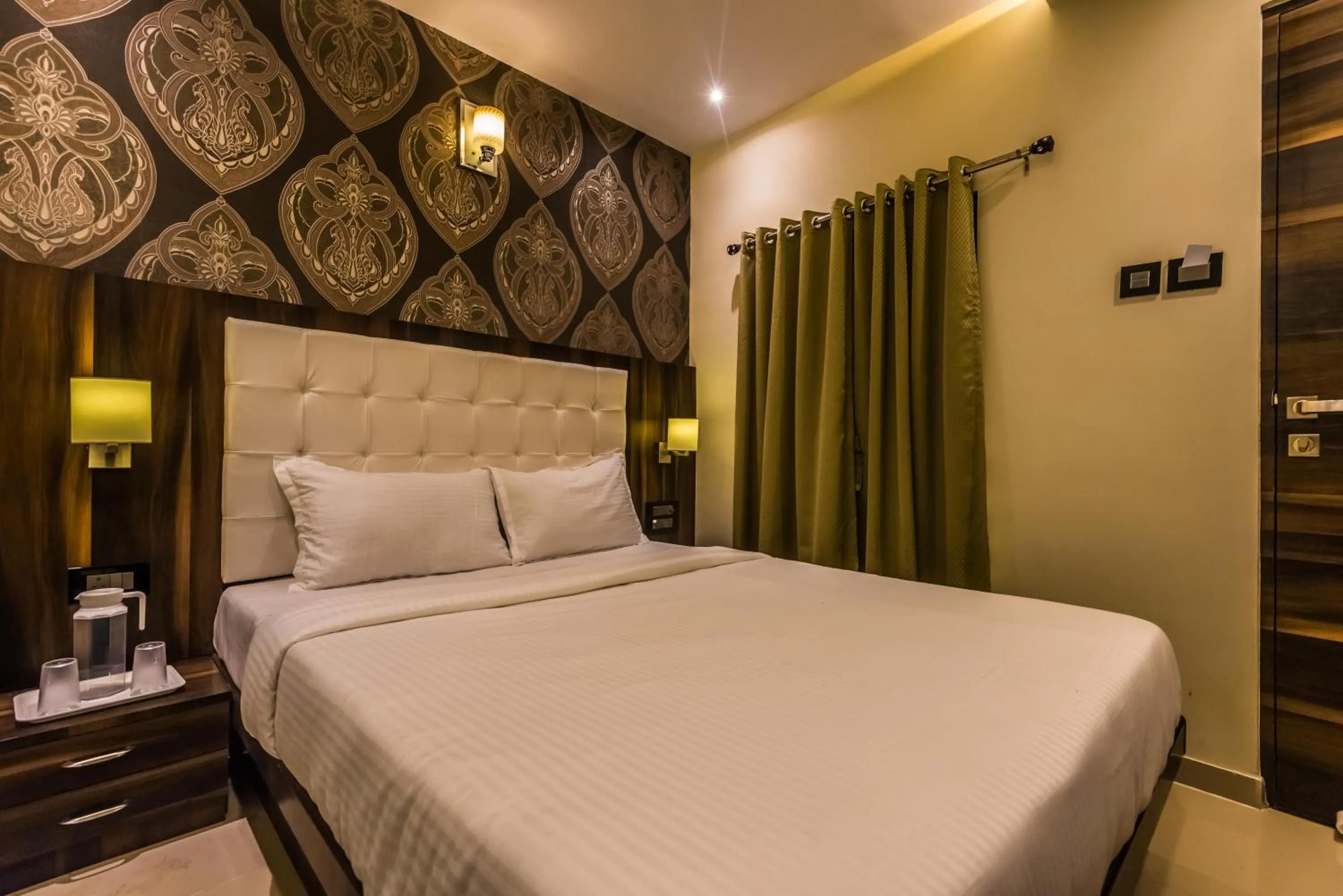 Bed in Hotel atlas grand andheri midc
