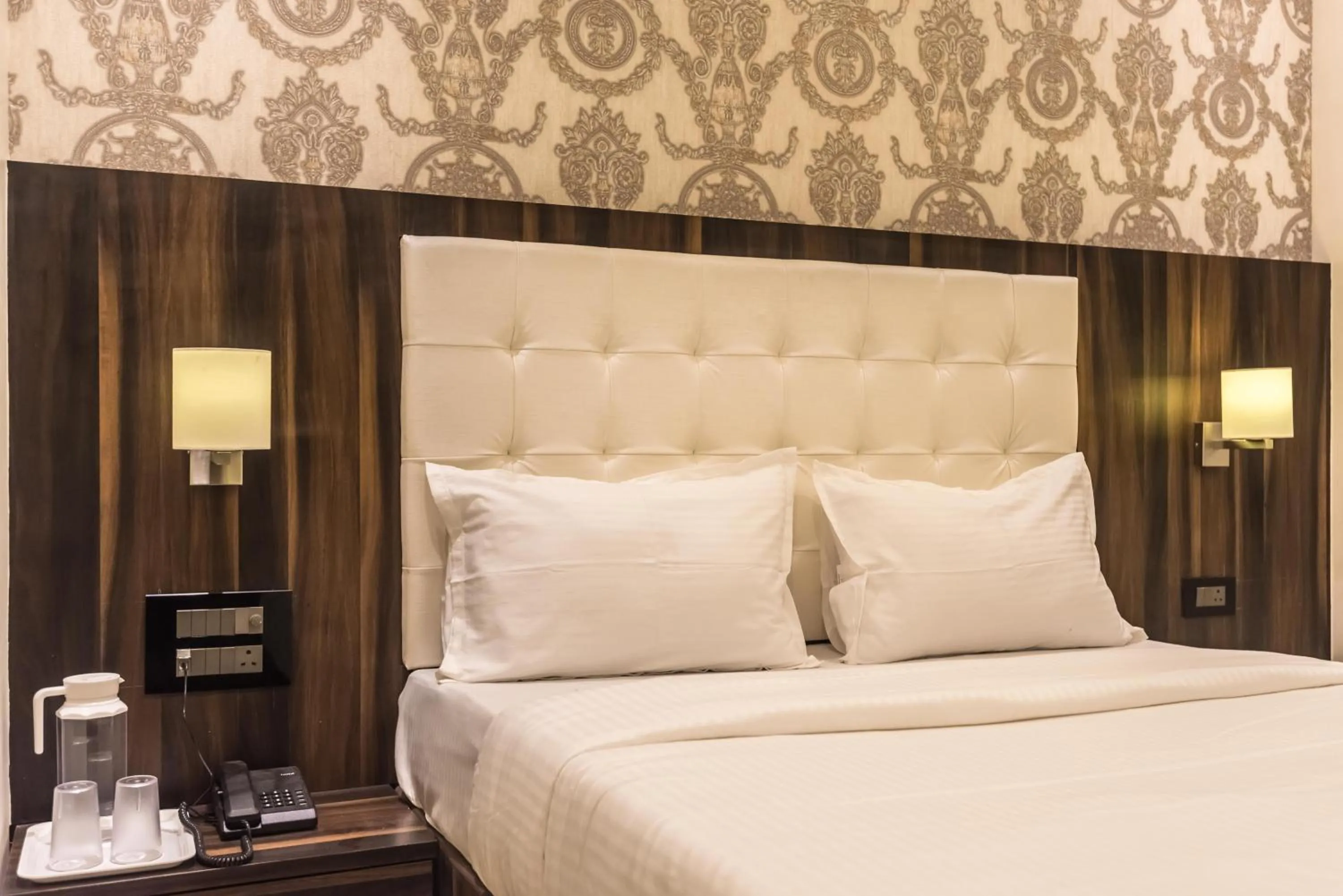 Bed in Hotel atlas grand andheri midc